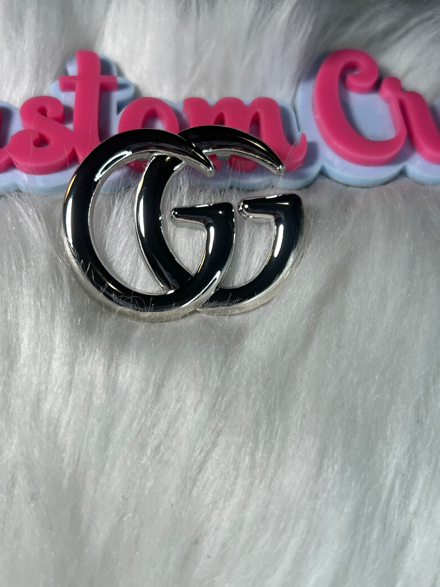 🖤 Silver GG Brooch
