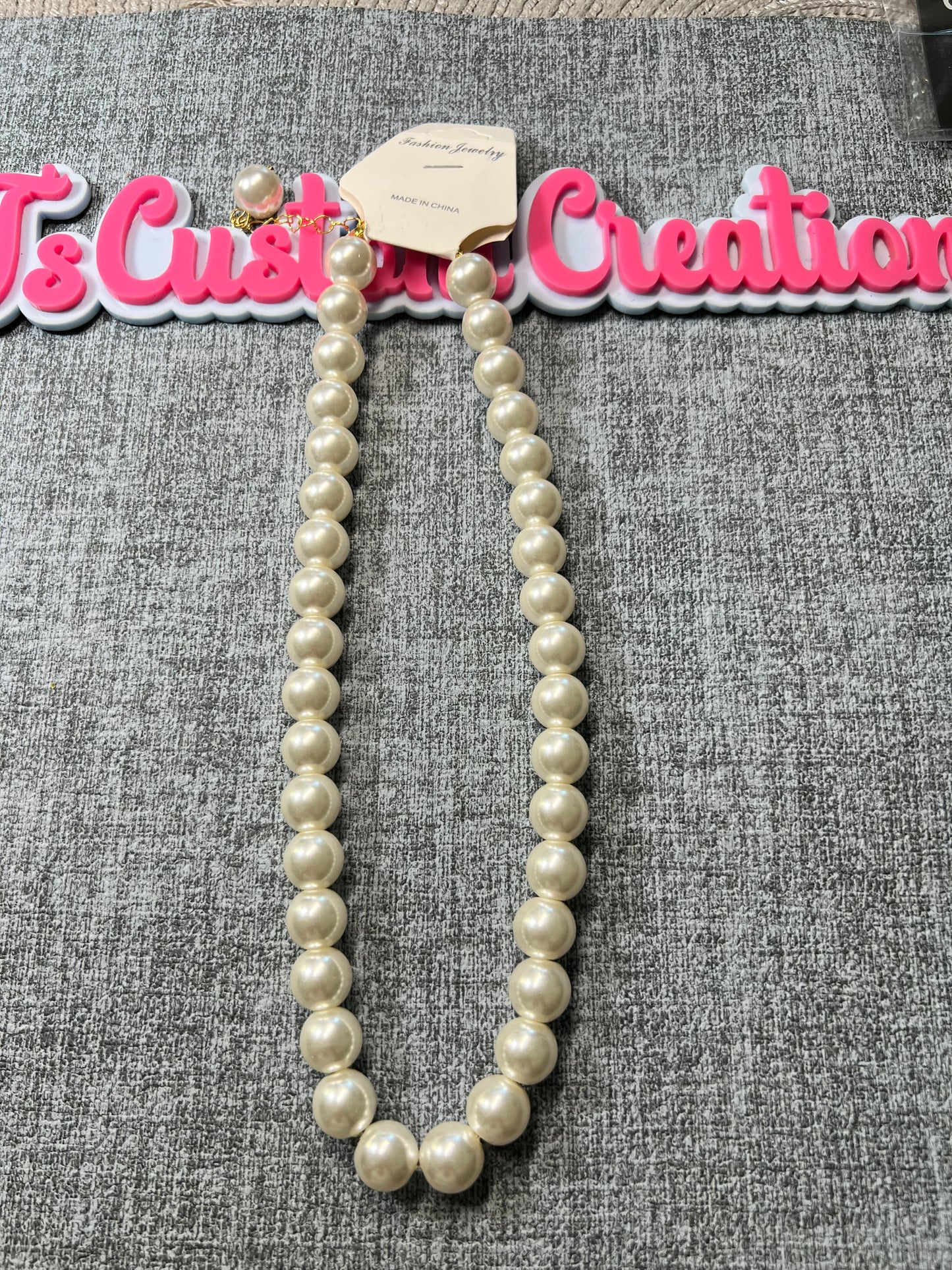 Ivory Chunky Faux Pearl Necklace (Larger Beads)