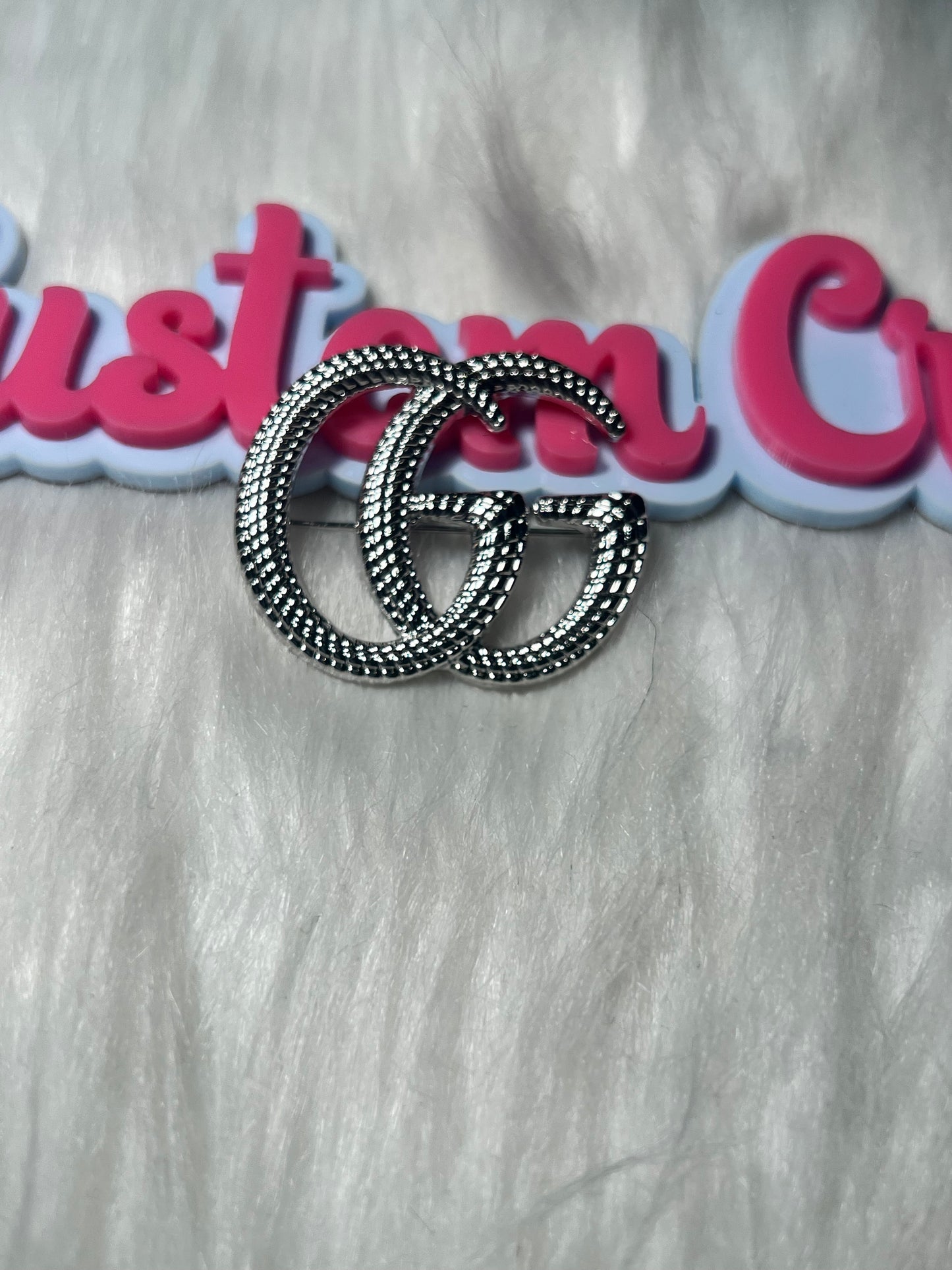 🖤 Silver Textured GG Brooch
