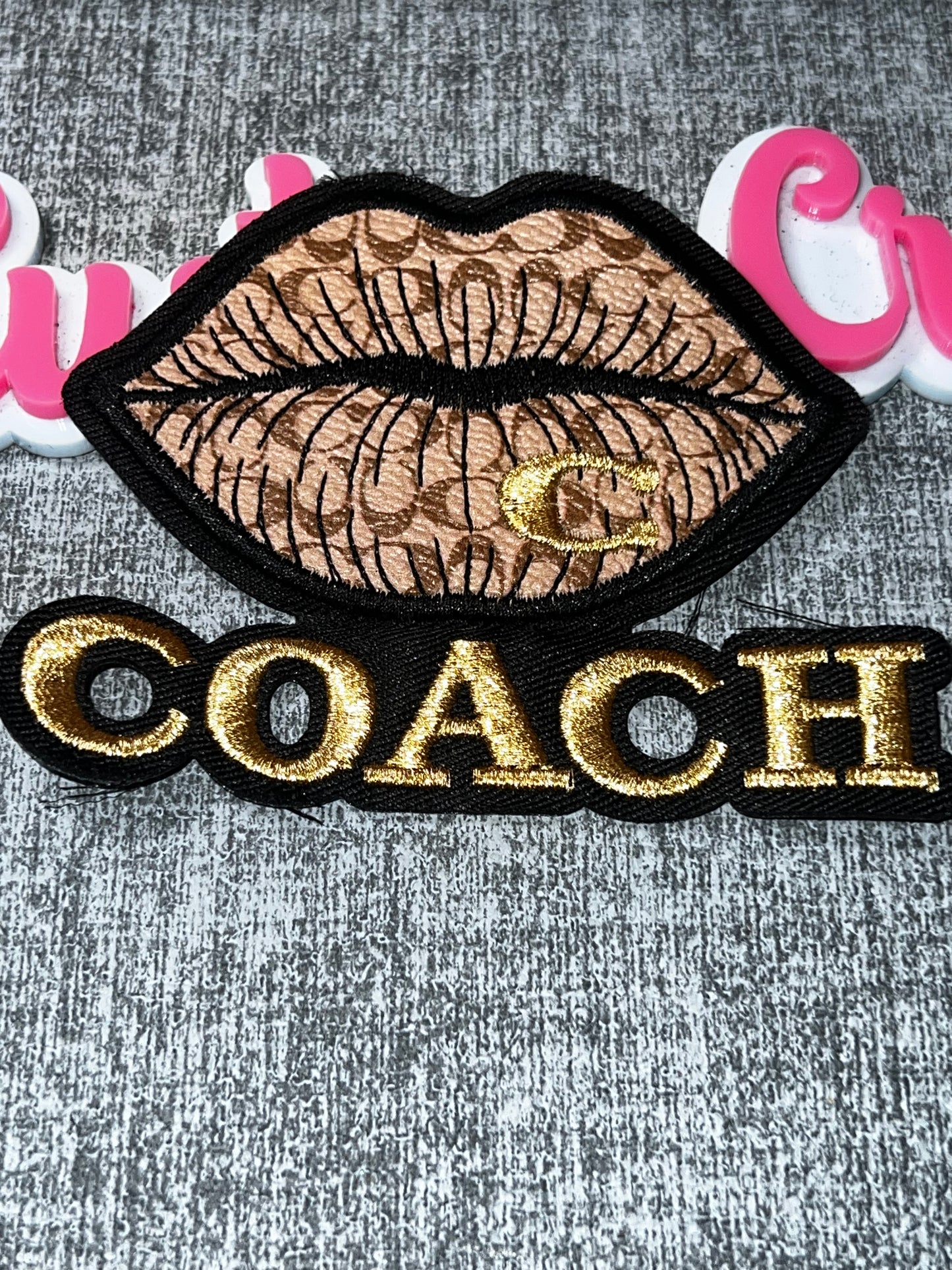 Tan Lips Coach Style Embroidered Patch – Fashion Lips Iron On Applique