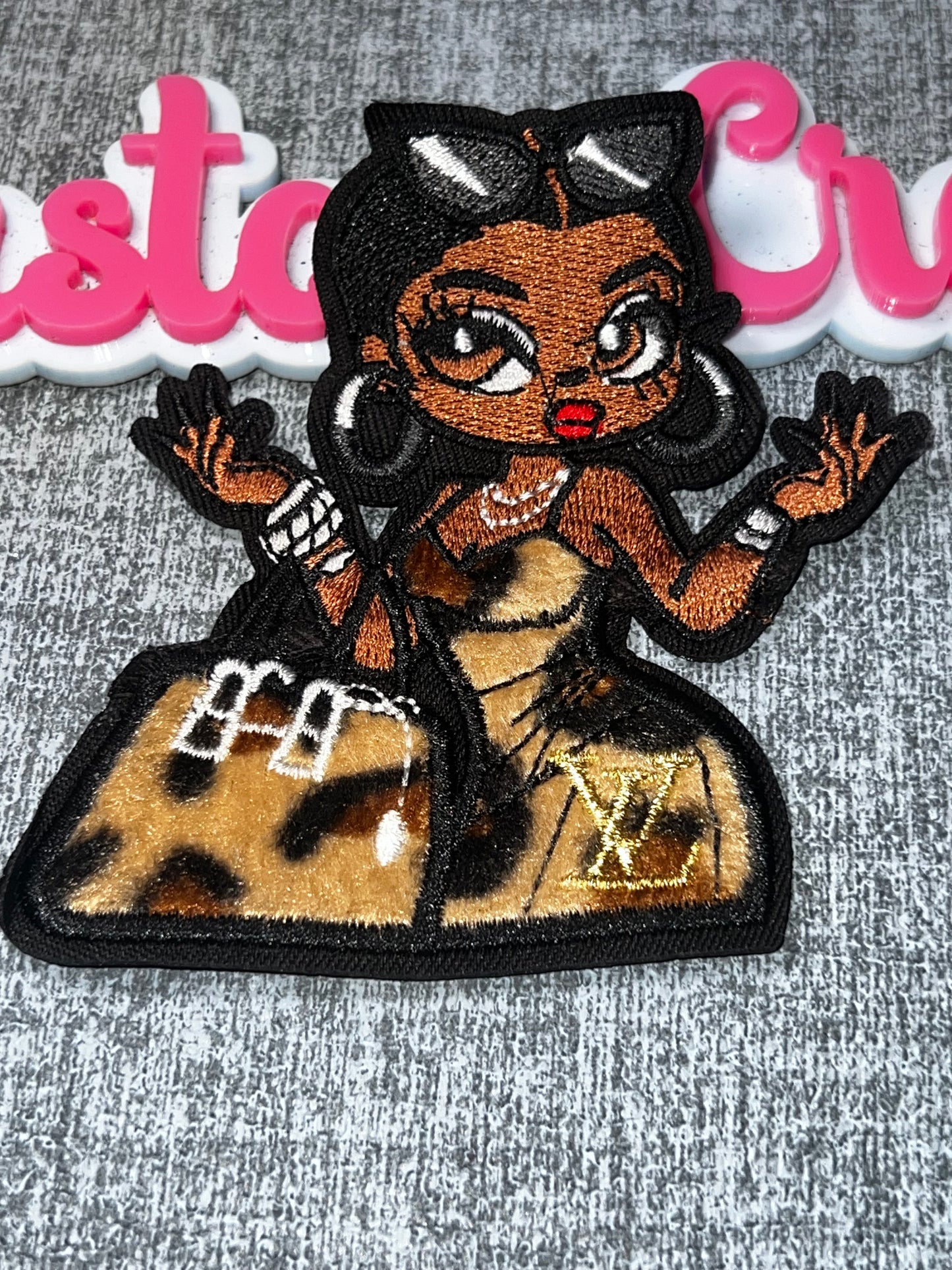 Fashion Doll Leopard Print Embroidered Patch – Glam Girl Iron-On Applique