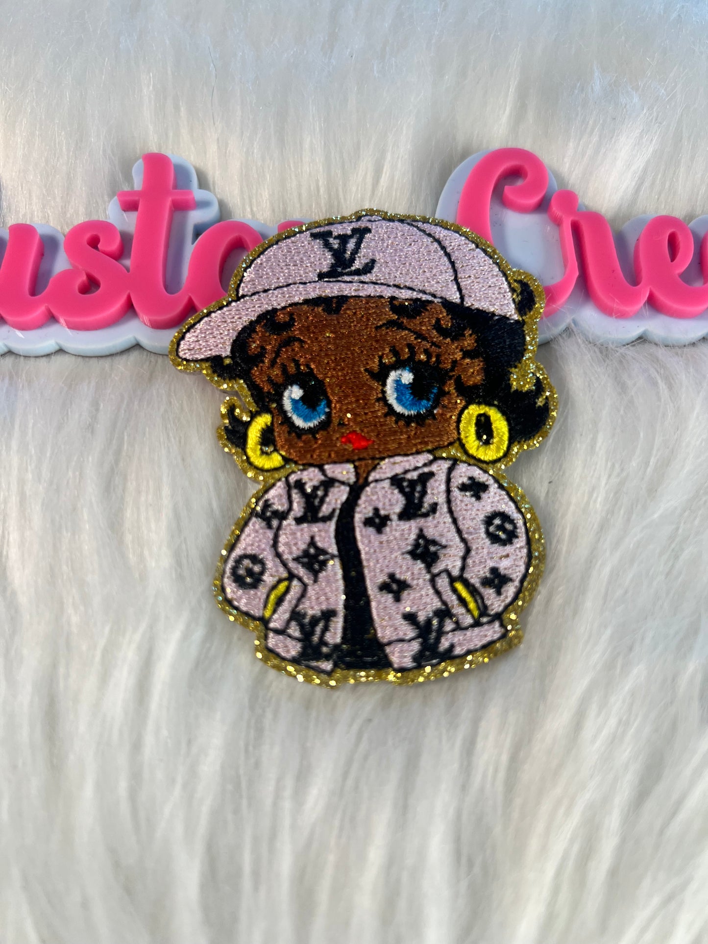 ๐ LV Betty Iron-On Patch (Pink Outfit)