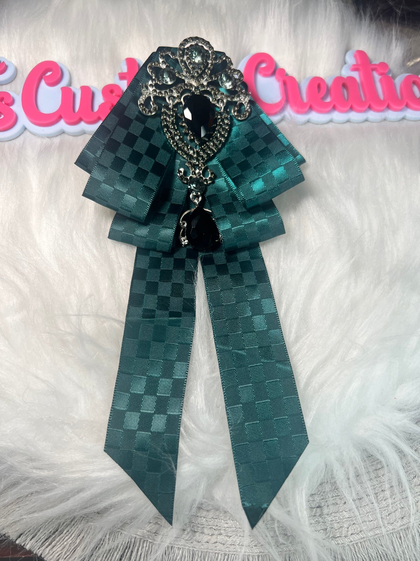 π Deep Emerald Checkered Ribbon Brooch