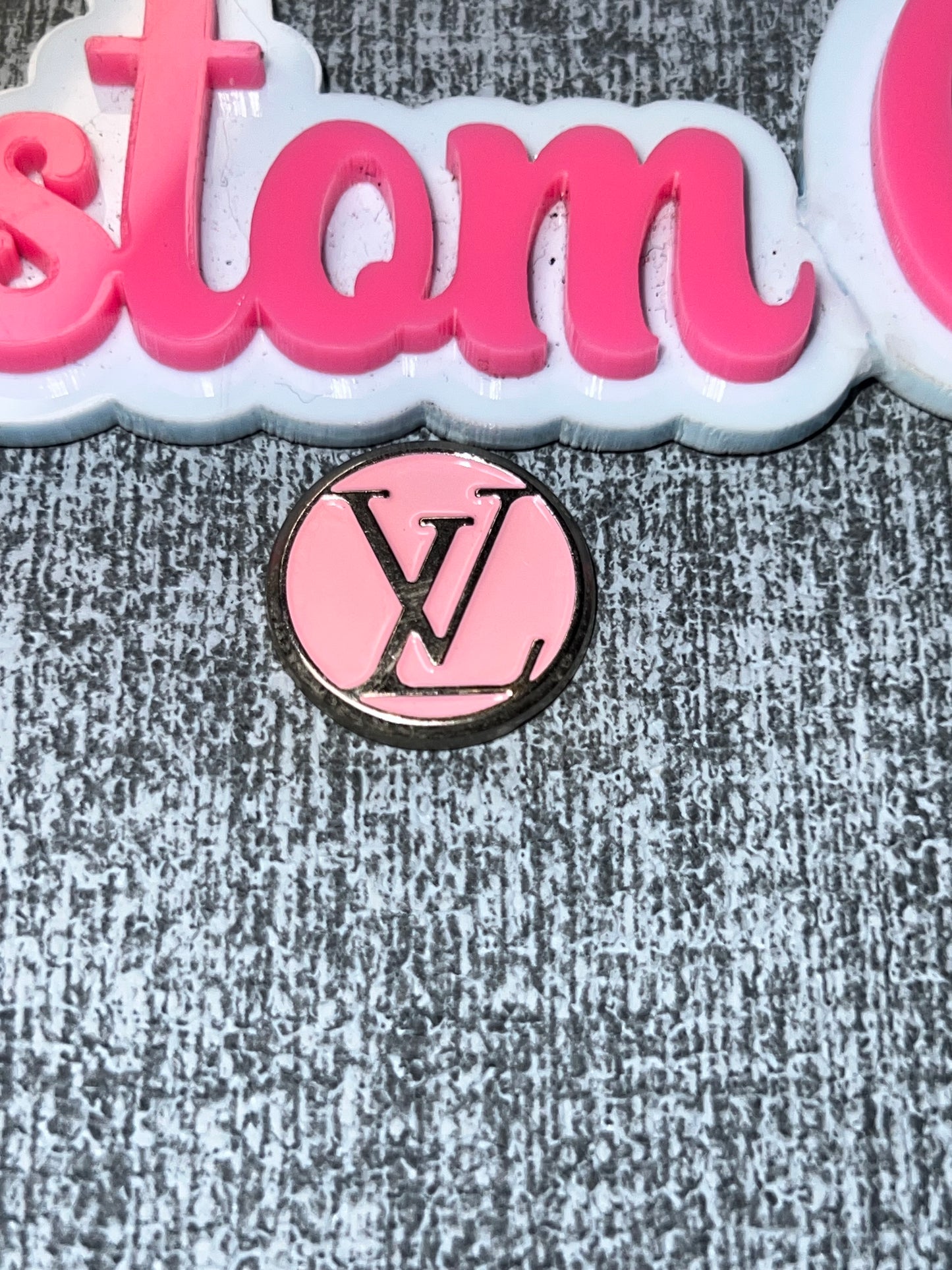 Pink Round Luxe Letter Flat Back Metal Charm – Minimalist DIY Craft Charm