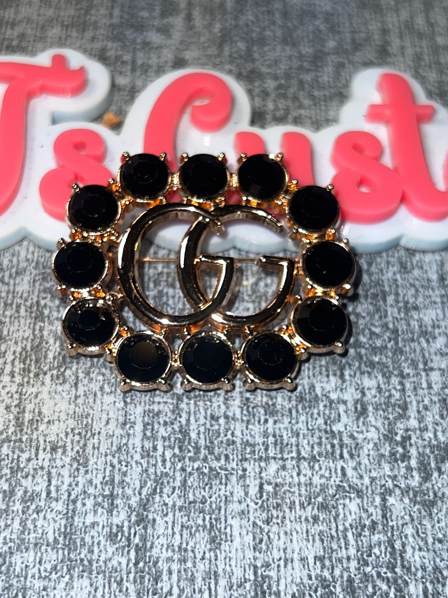 Black Stone Round Metal Charm – Decorative Craft Embellishment