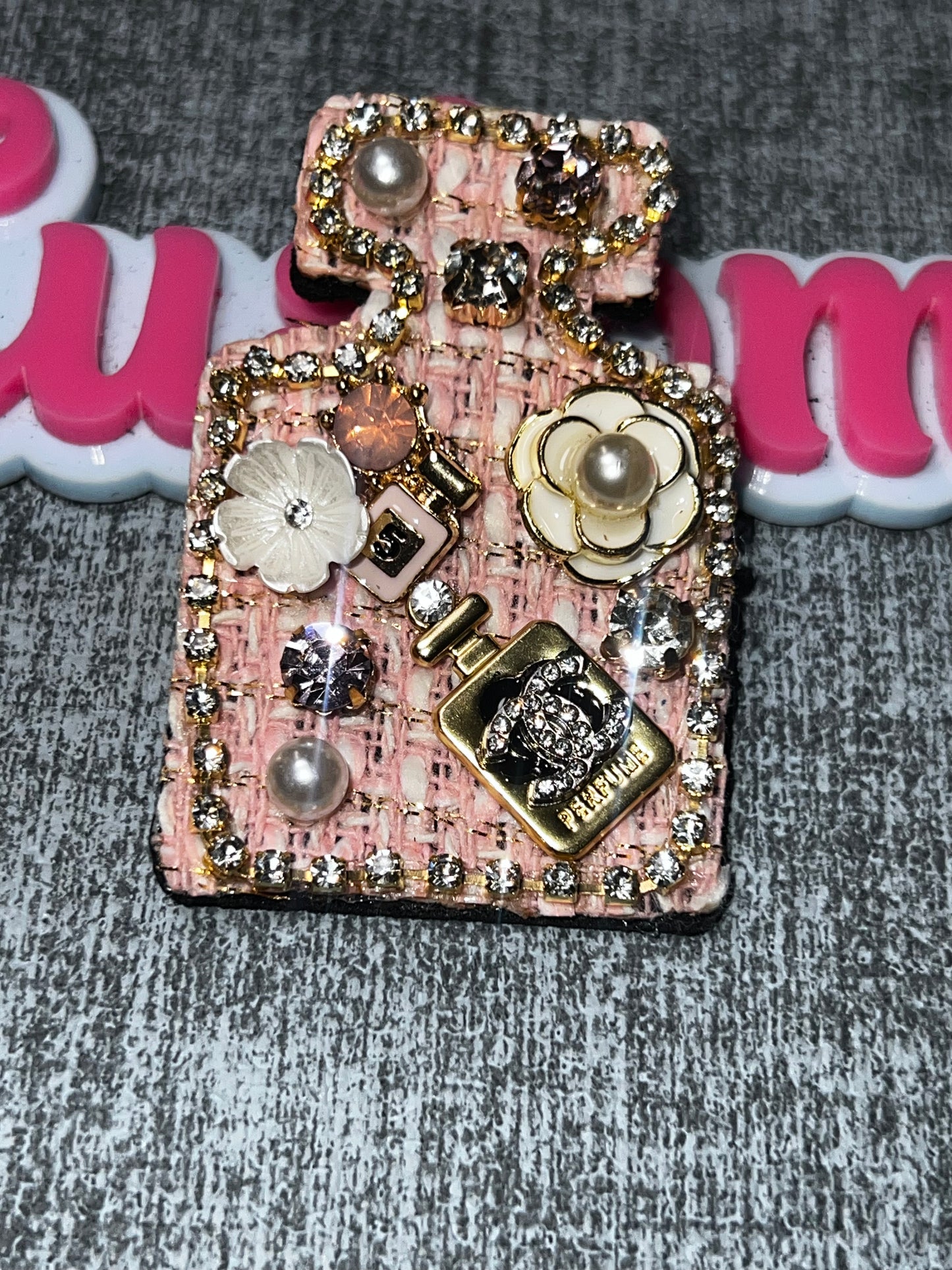 Pink Tweed Perfume Bottle Fashion Appliqué – Glam Decorative Embellishment Brooch