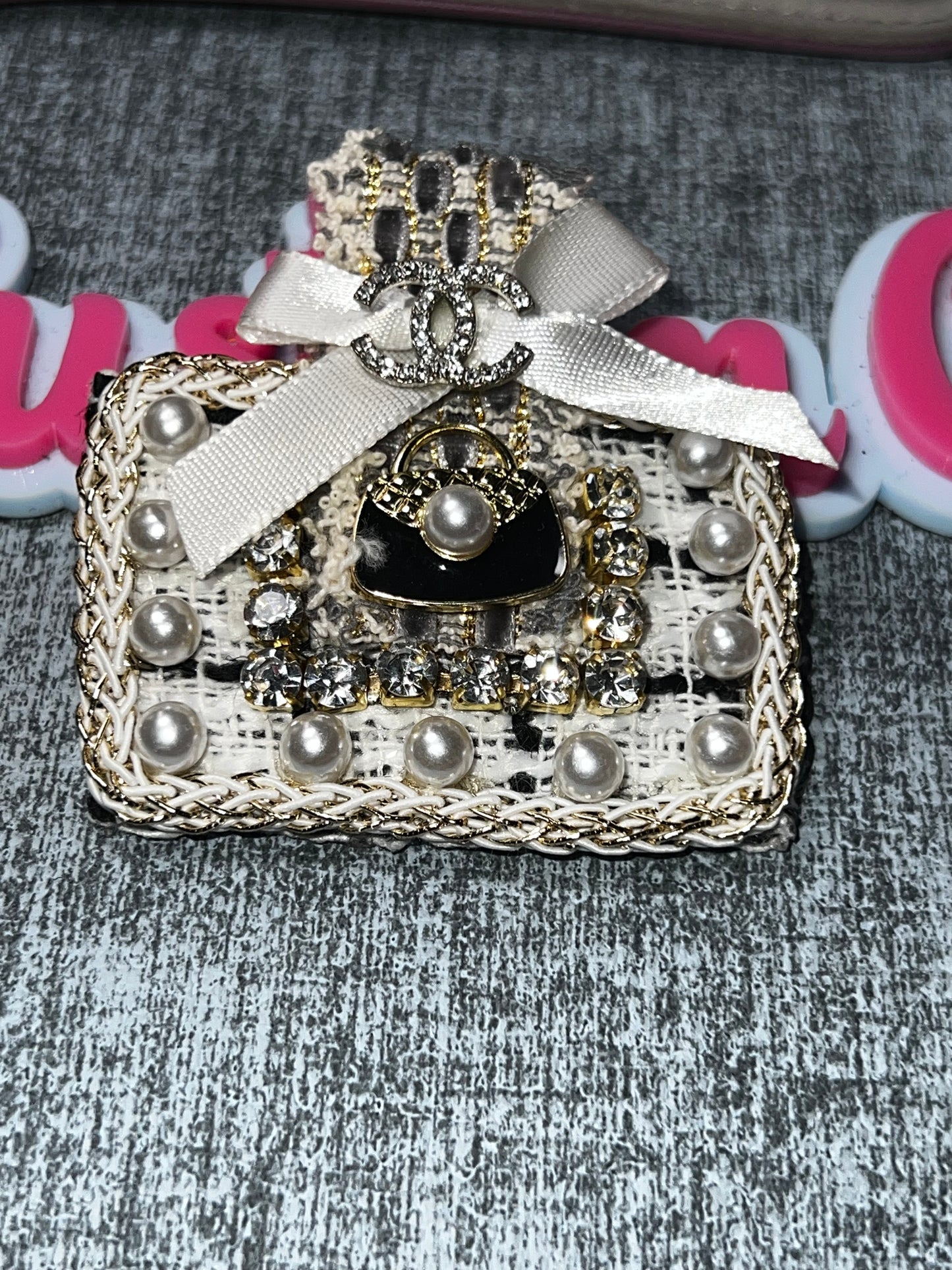 Pearl Handbag Decorative Appliqué – Glam Fashion Embellishment Brooch