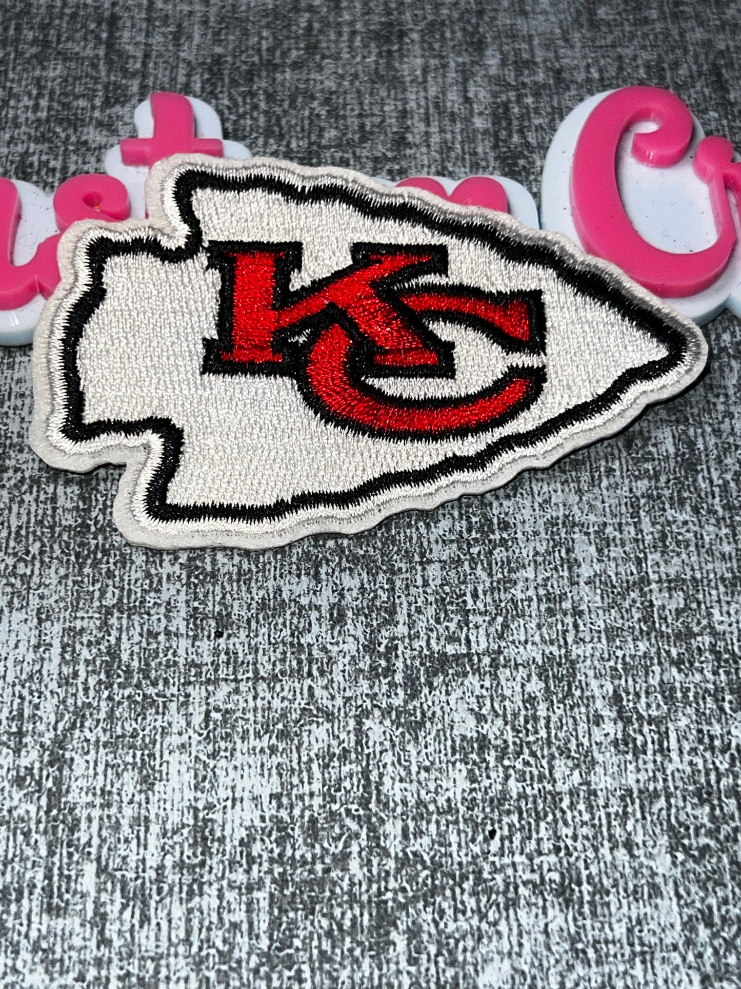 Arrowhead Embroidered Iron-On Patch – Sports Embroidered Appliqué