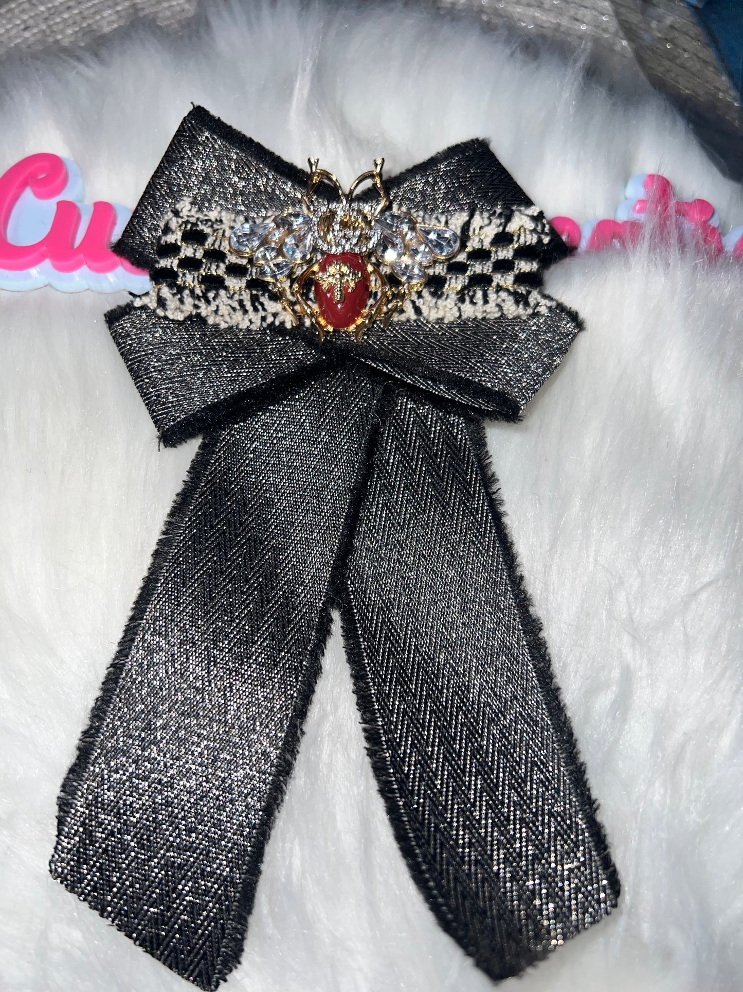 ππ Pink Glam GG Bee Brooch Pin