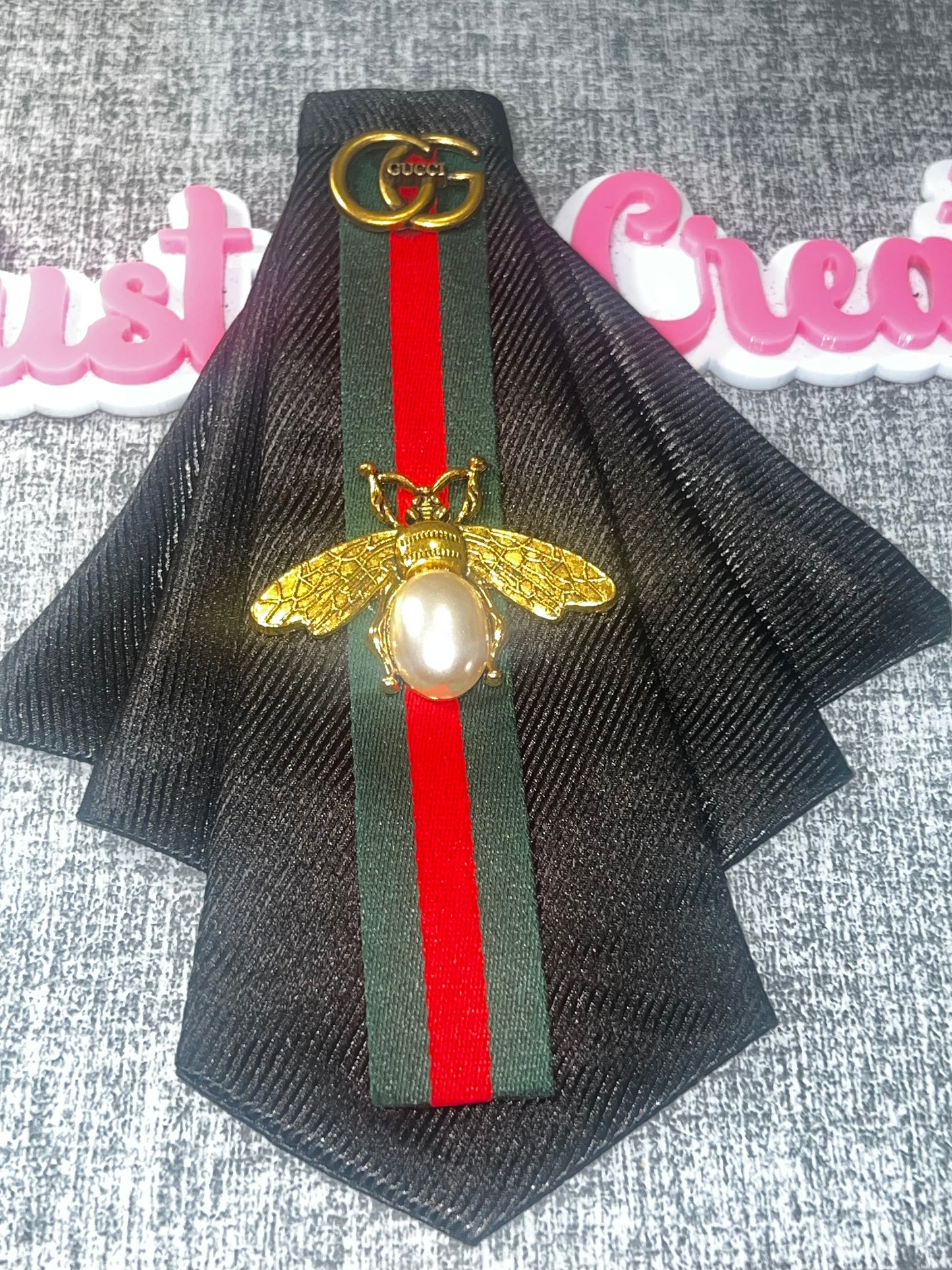 Black Green Red Bee Ribbon Pin Brooch – Pearl Statement Bow Accessor