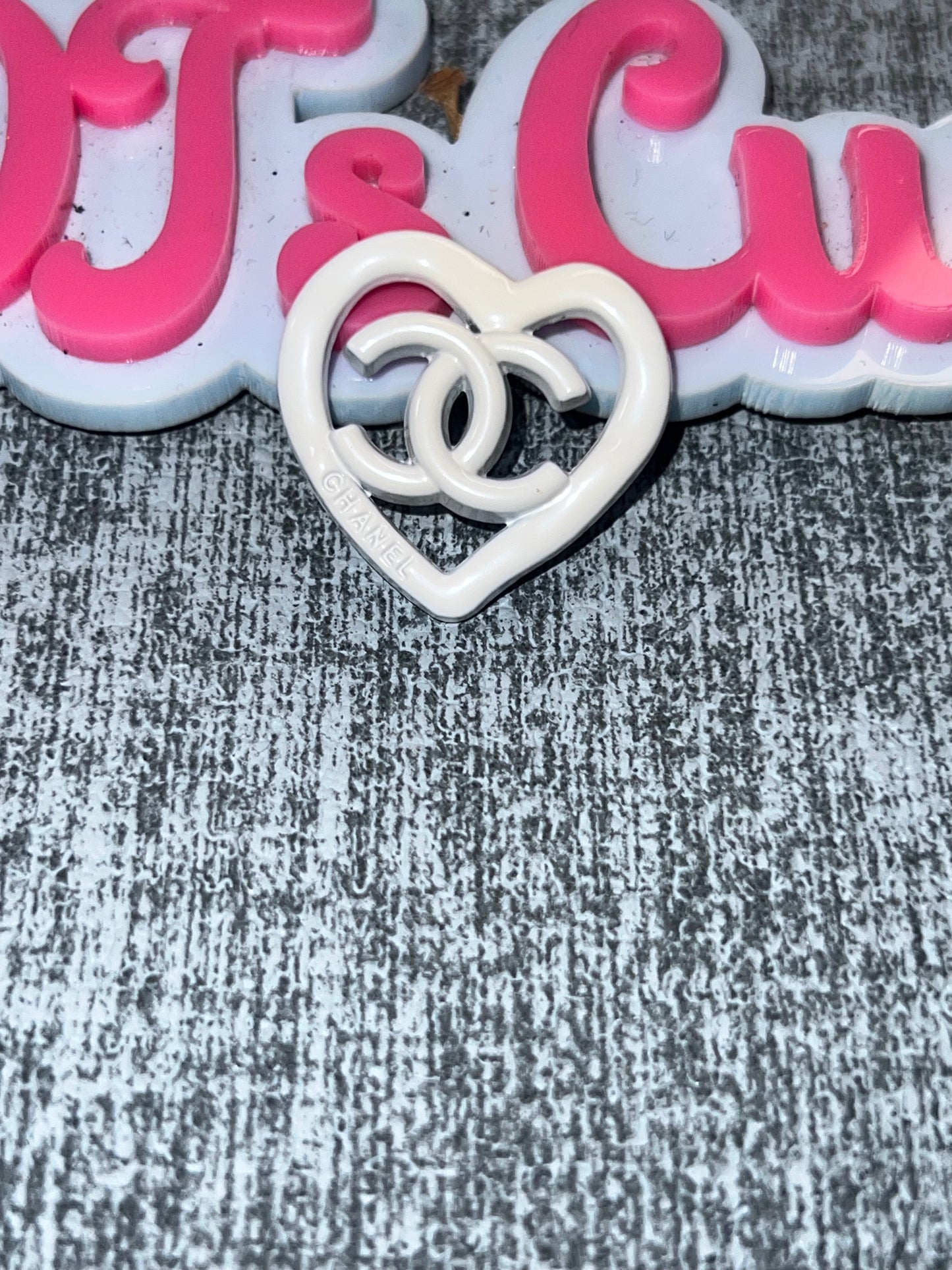 Heart Shape Flatback Charm – White Luxe Heart Accent for DIY Crafts
