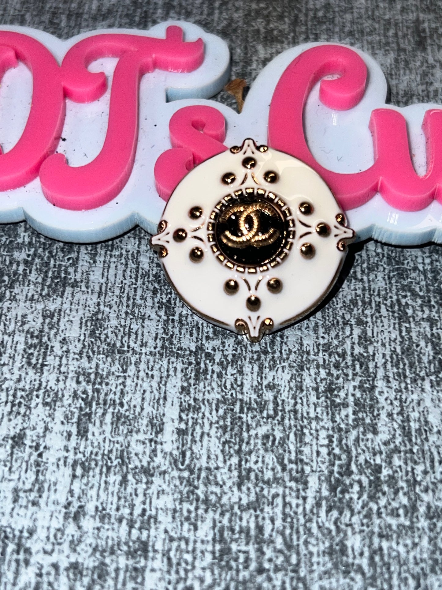 Vintage Round Medallion Flatback Charm – Ivory & Gold Luxe Craft Embellishment Button