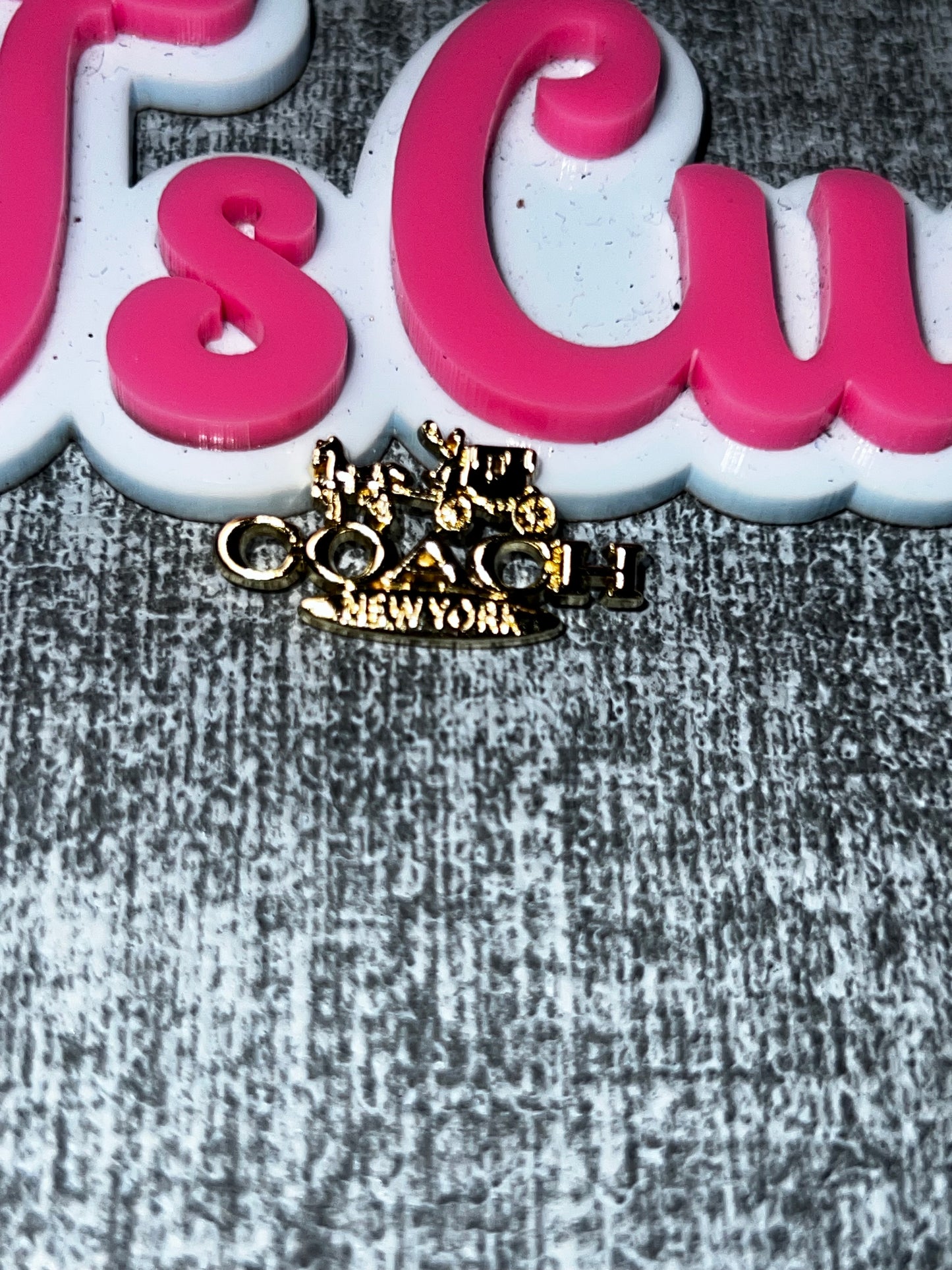 Gold Carriage Charm Pendant – Rhinestone Fashion DIY Accessory