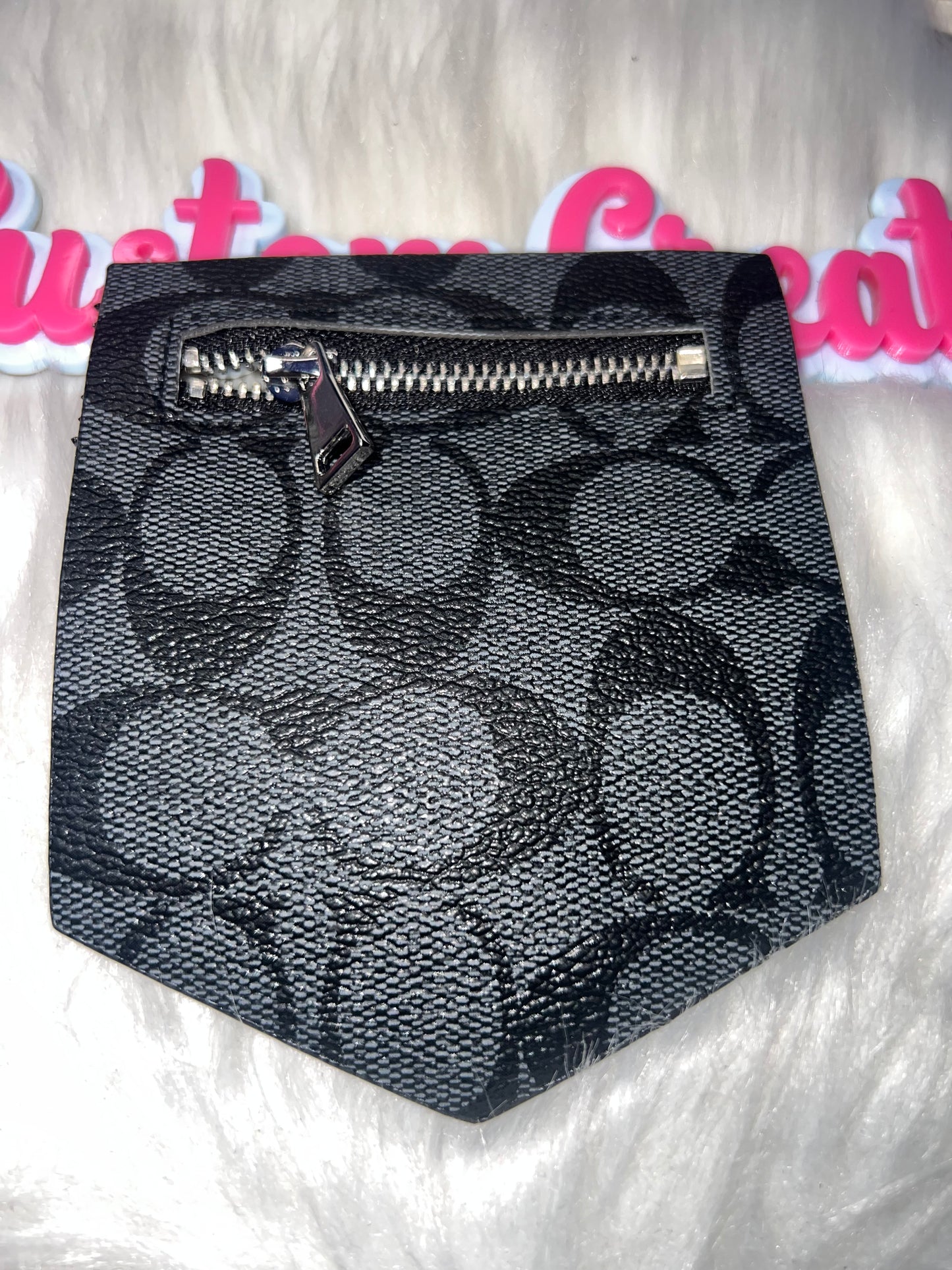 🖤 Black Luxe Monogram Pocket Tag