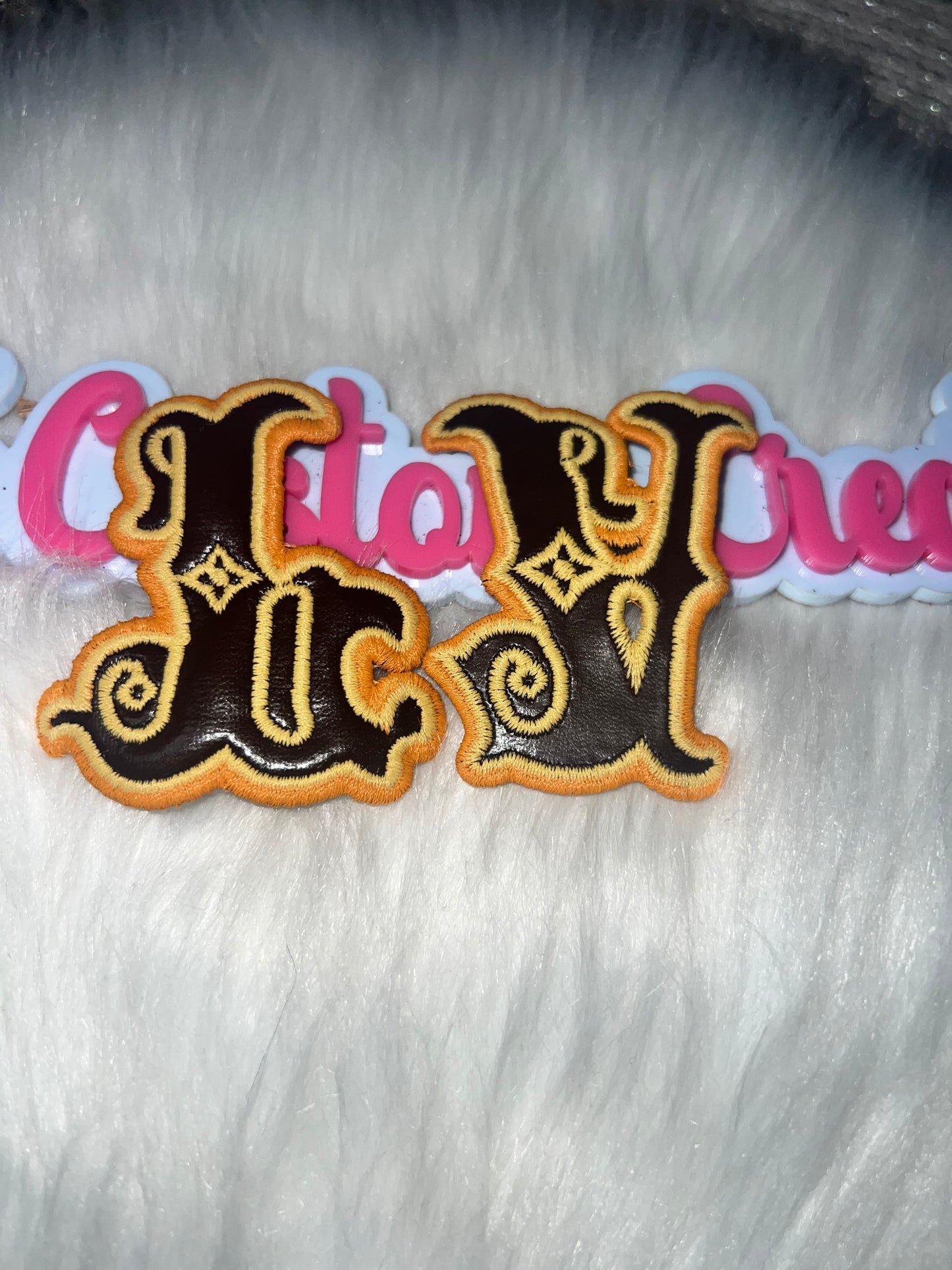 LV Letter Set (Black/Gold Vintage Style – Large