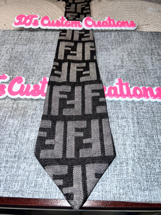 Black & Grey Geometric Necktie – Modern Luxe Statement Tie