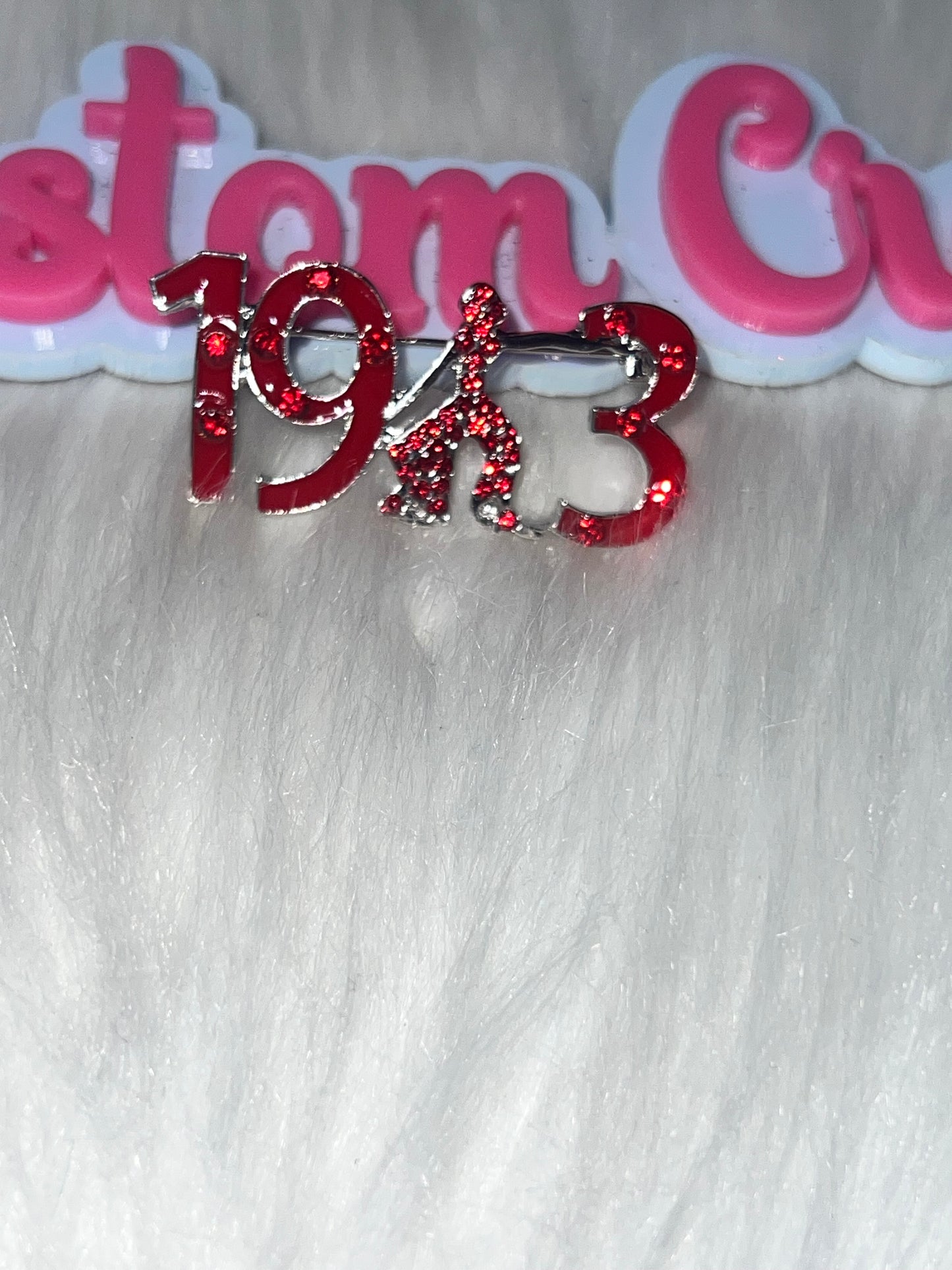 ❤️ 1913 Delta Red Rhinestone Sorority Pin Brooch