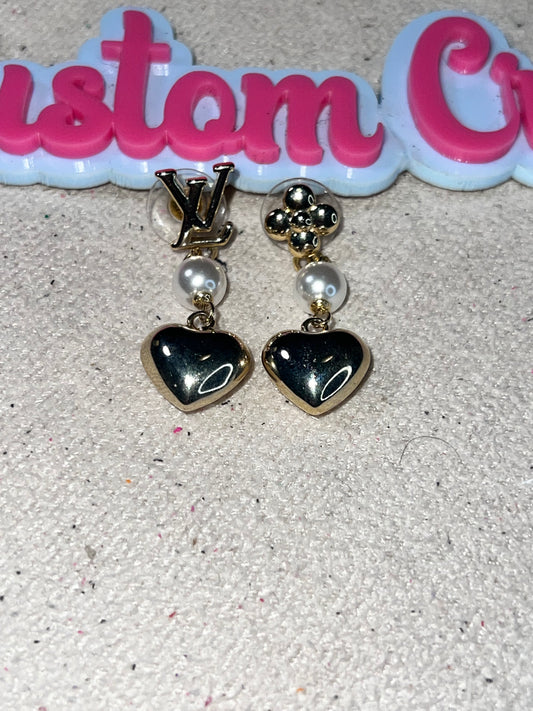LV Heart Pearl Drop Earrings – Gold