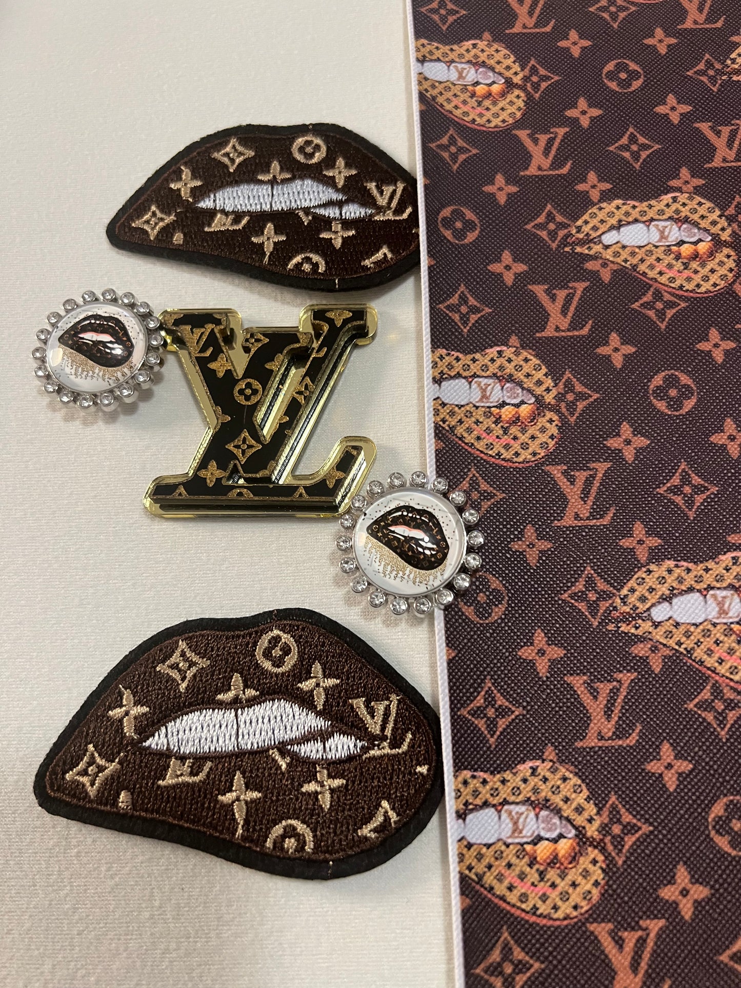 Brown LV Lips Kit