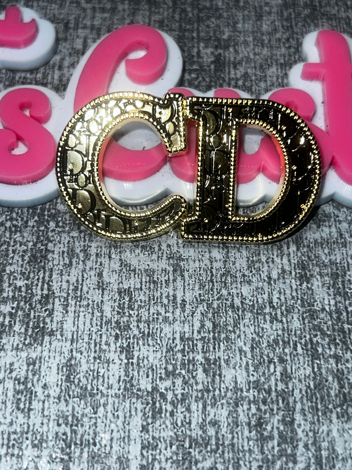 Gold Monogram Letter Brooch Pin – Metal Statement Fashion Accessory