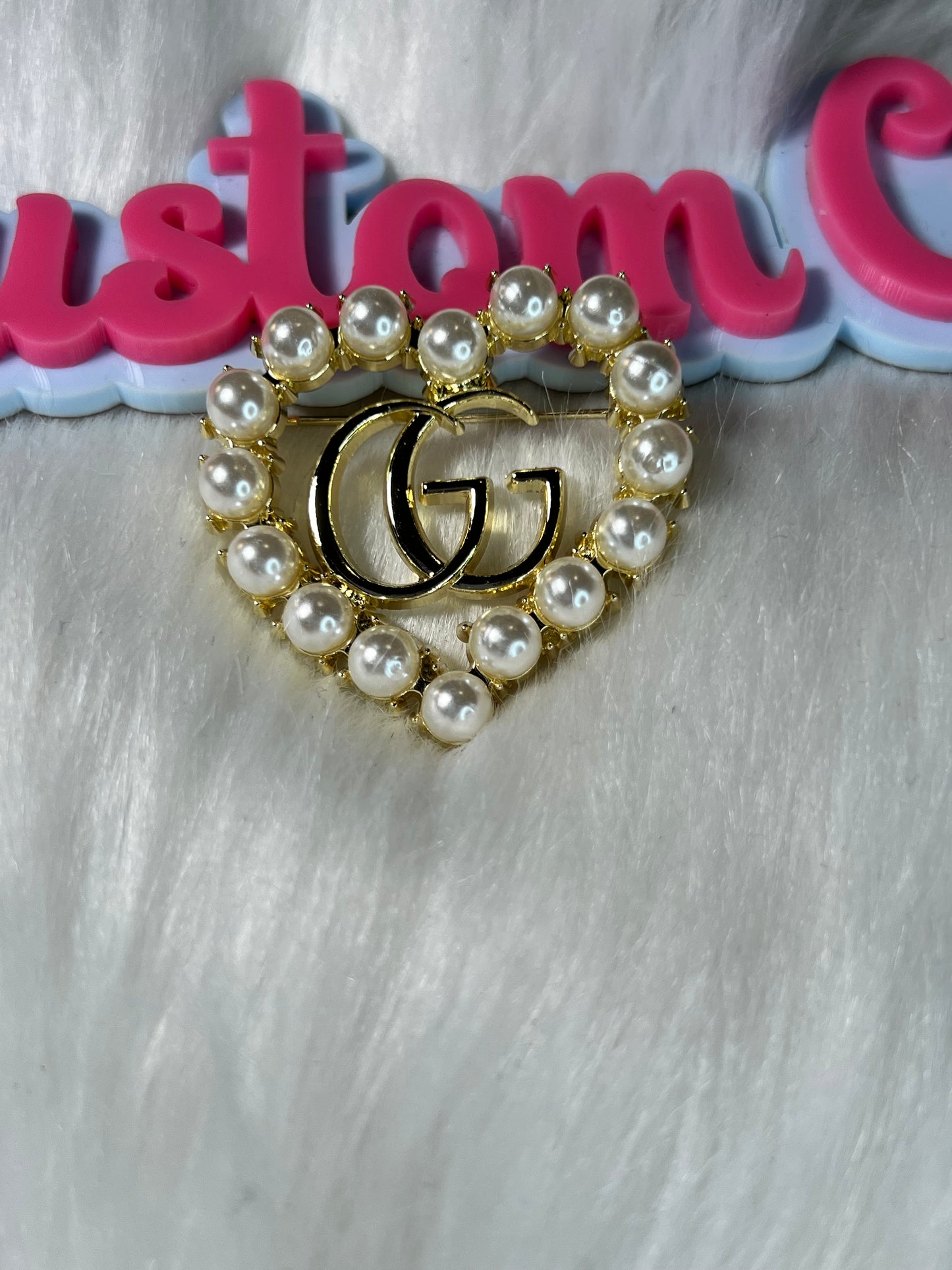 🤍 Gold Pearl Heart GG Brooch