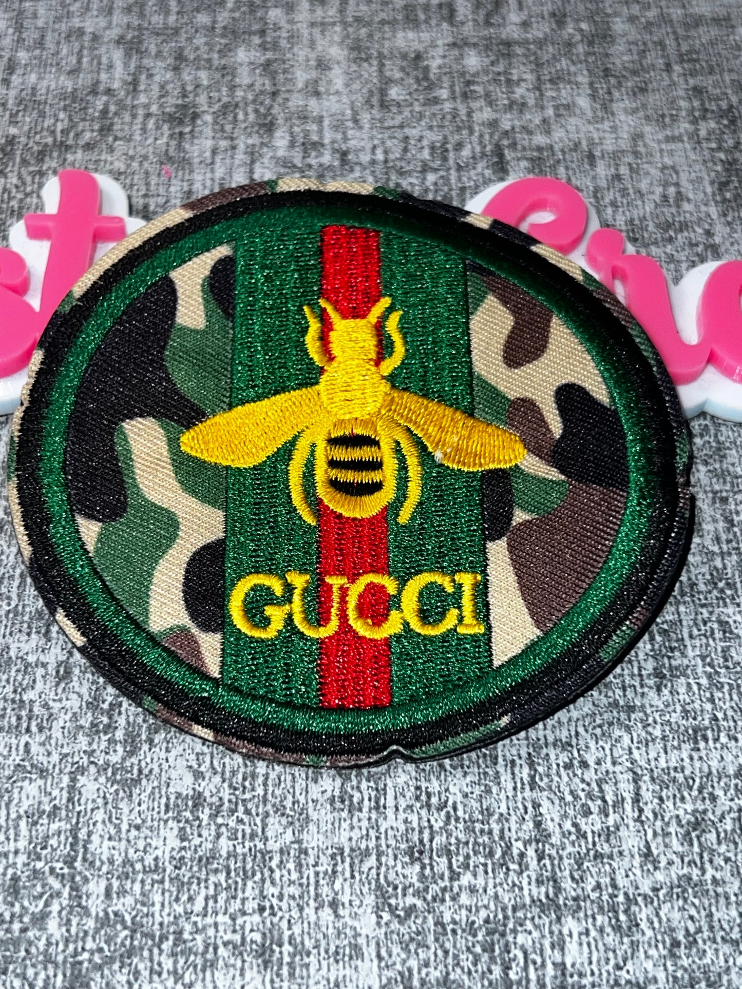 Bee Stripe Oval Patch Green Red – Embroidered Fashion Style Iron On Applique