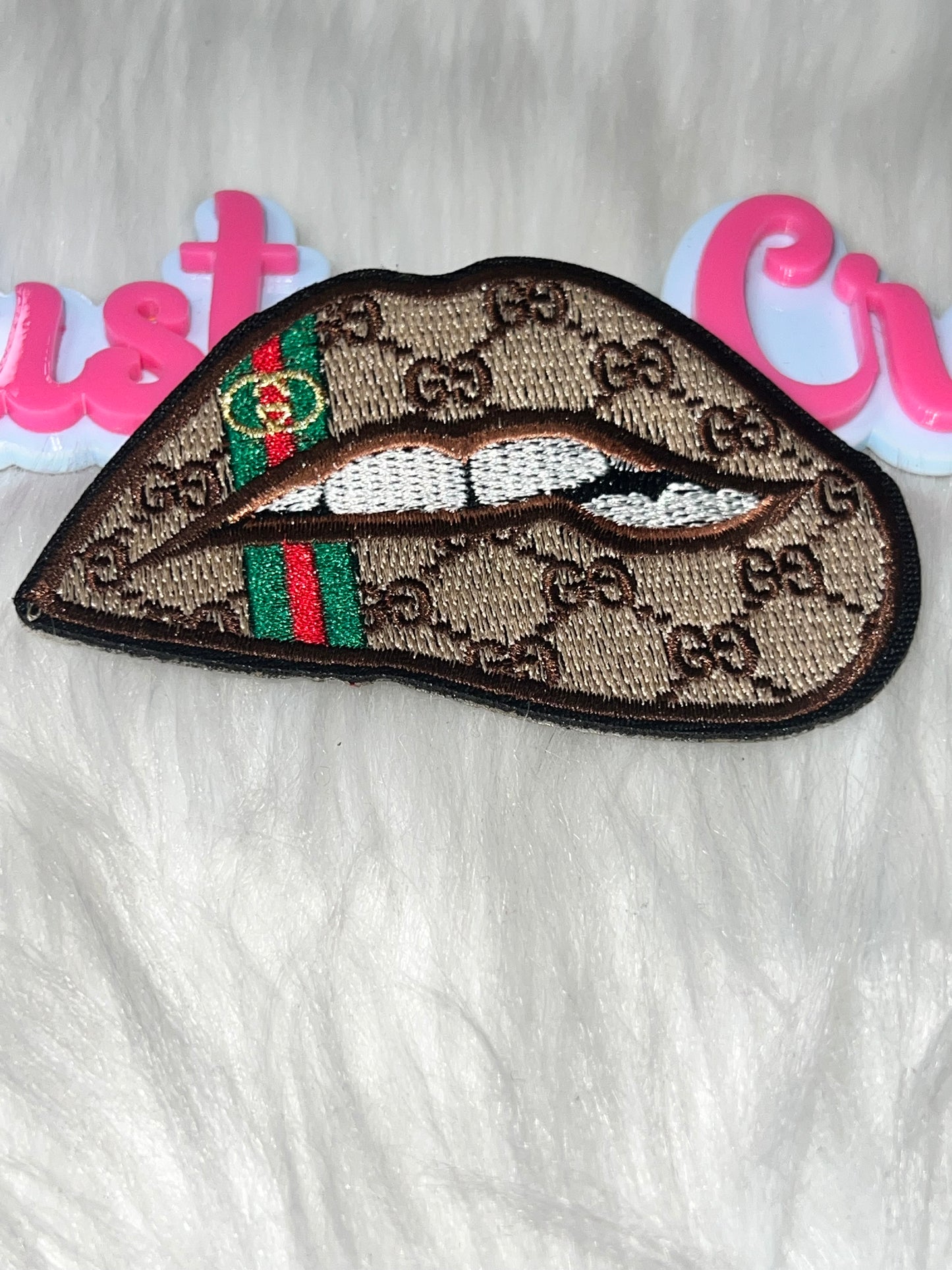 Fashion Lips Patch – Textured Fabric with trim