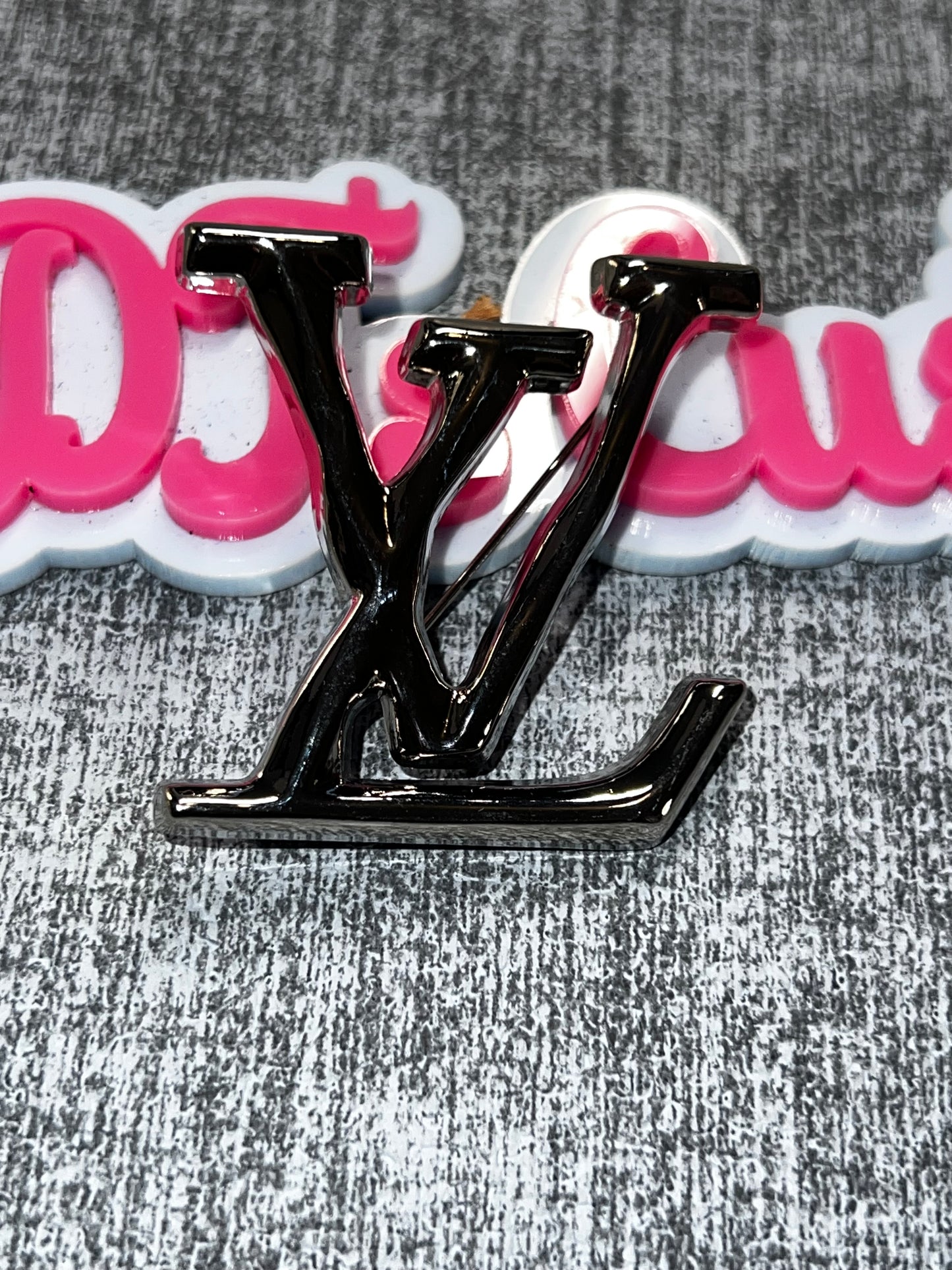 Glossy Letter Fashion Brooch – Decorative Metal Pin