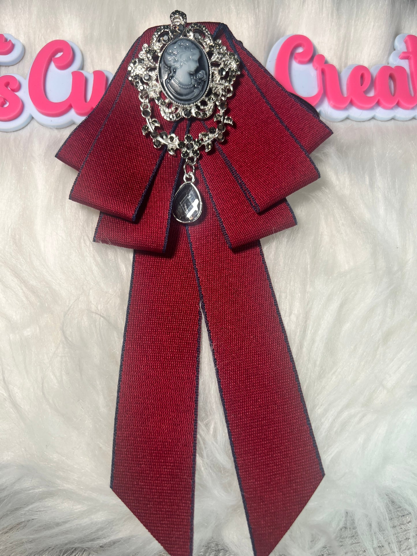 ❤️ Red Cameo Vintage Brooch