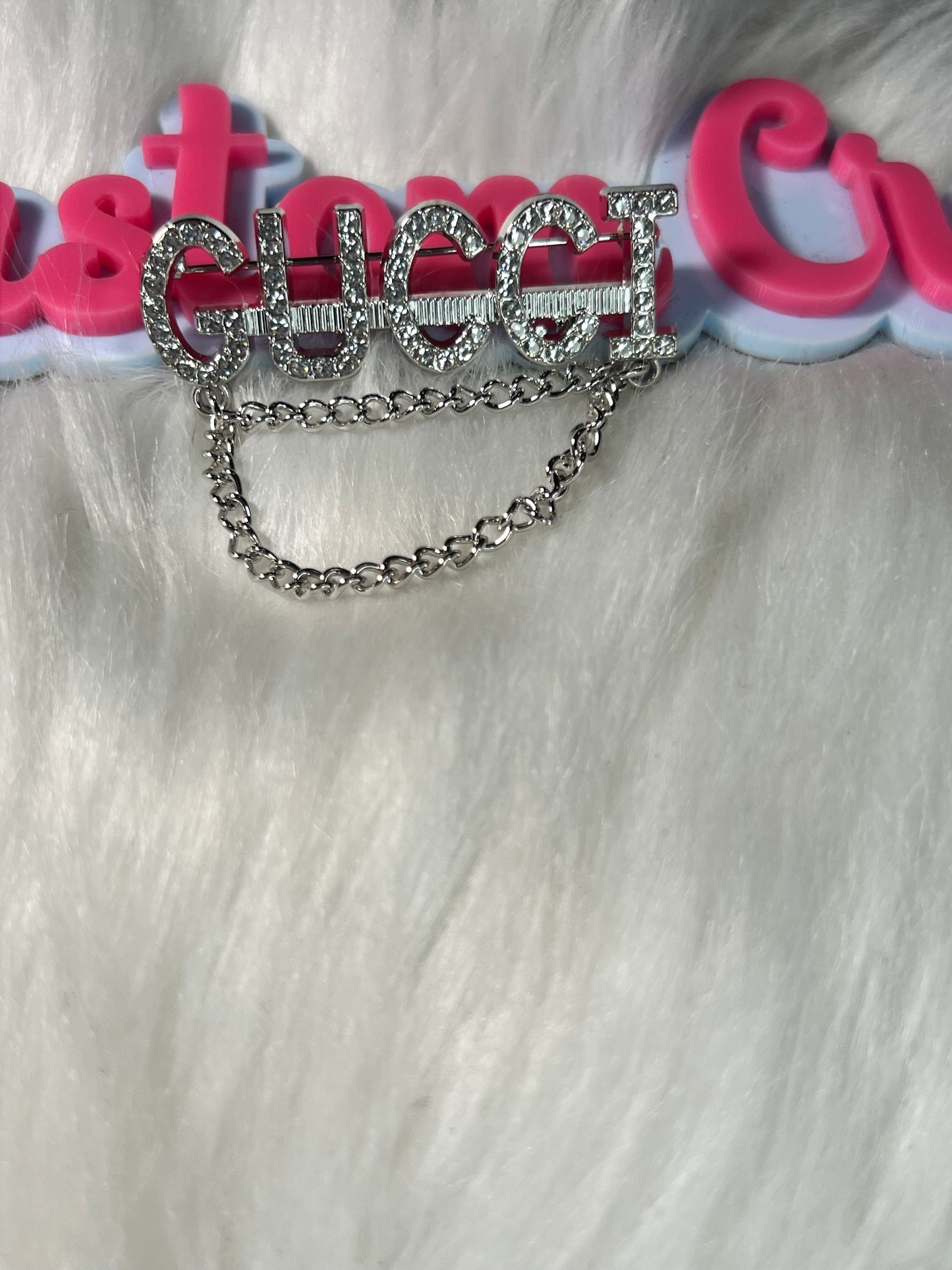 💎 Silver “GUCCI” Chain Brooch