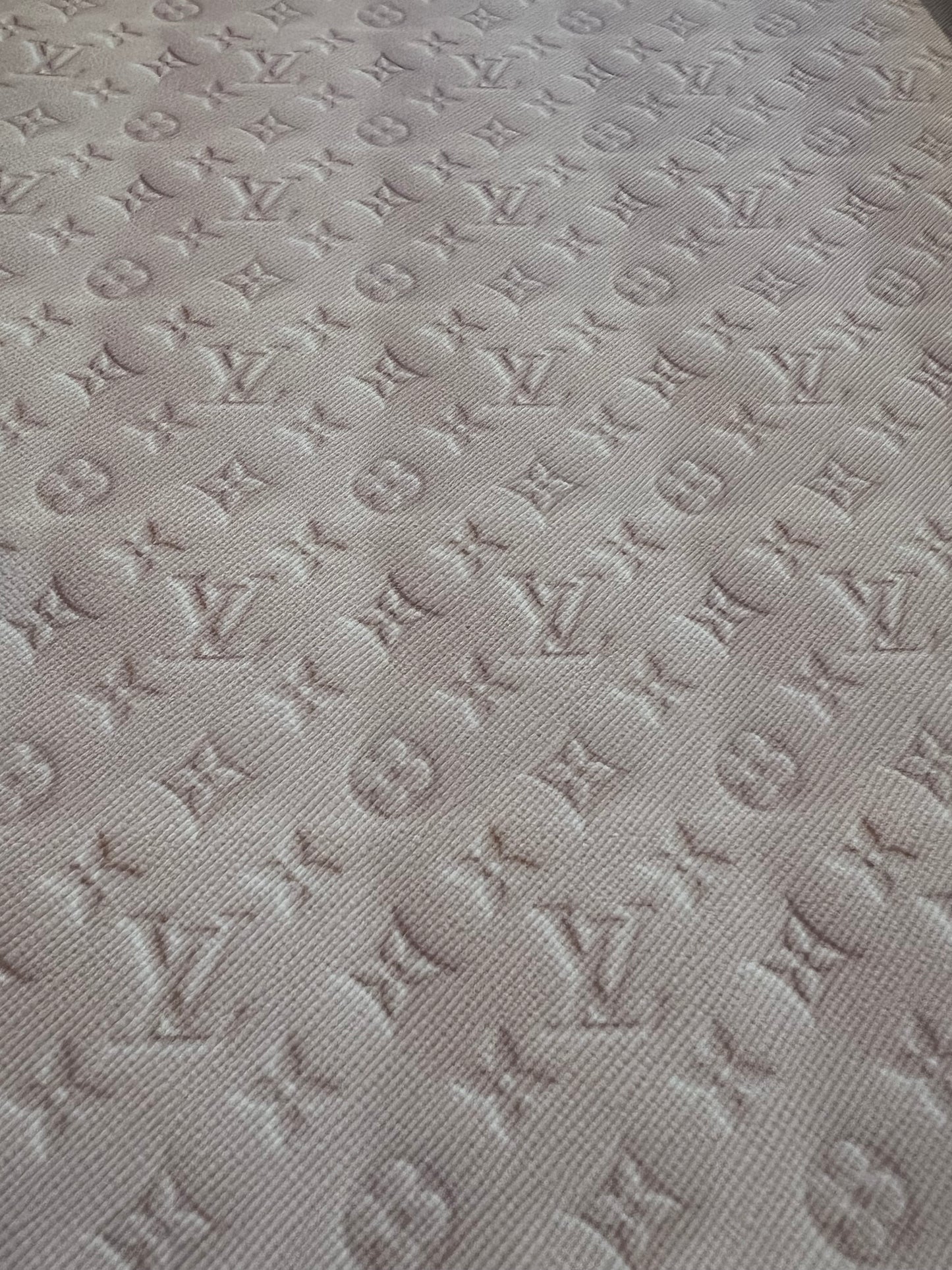 Tan LV