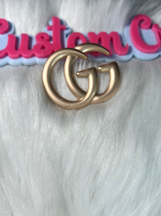 💛 Matte Gold GG Brooch