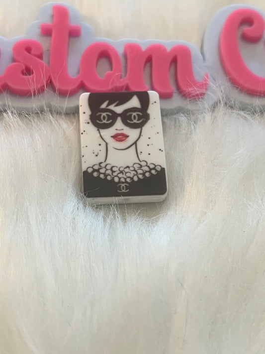 CC lady Black White Focal
