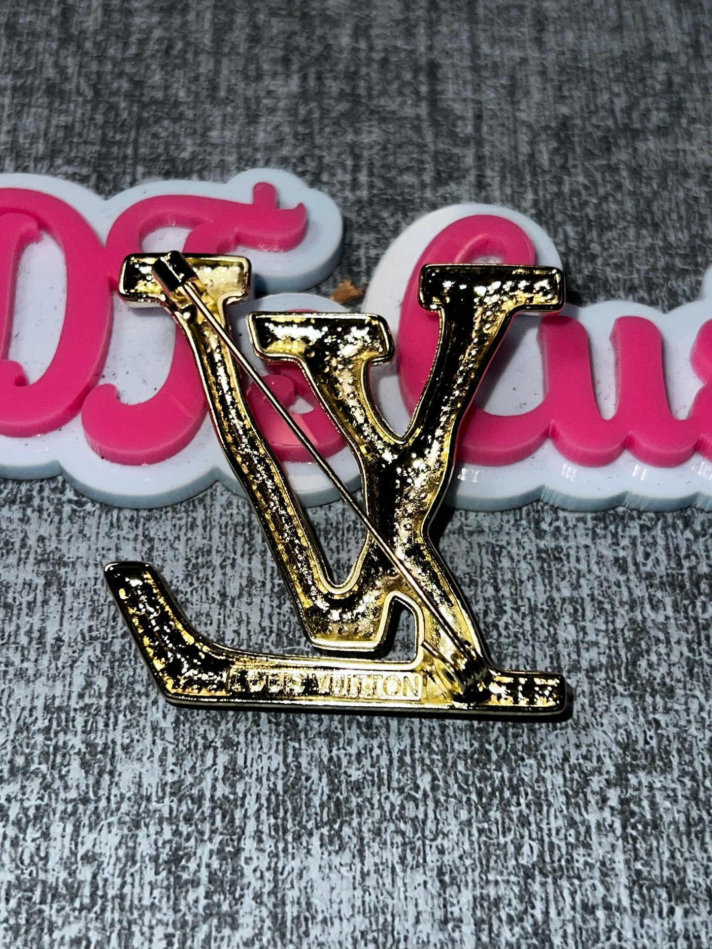 Gold Rhinestone Letter Brooch – Decorative Fashion Pin