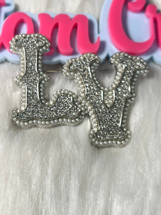 🤍 Silver LV Bling Brooch