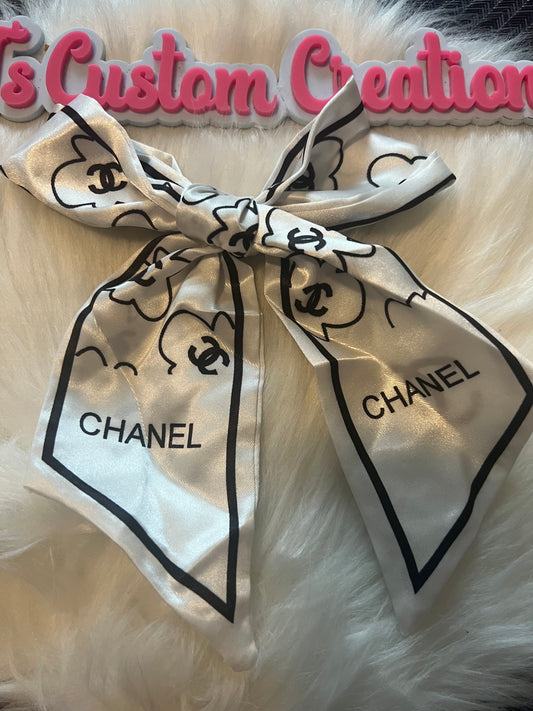 Luxe Ribbon Bow Twilly Scarf – Ivory & Black Pattern