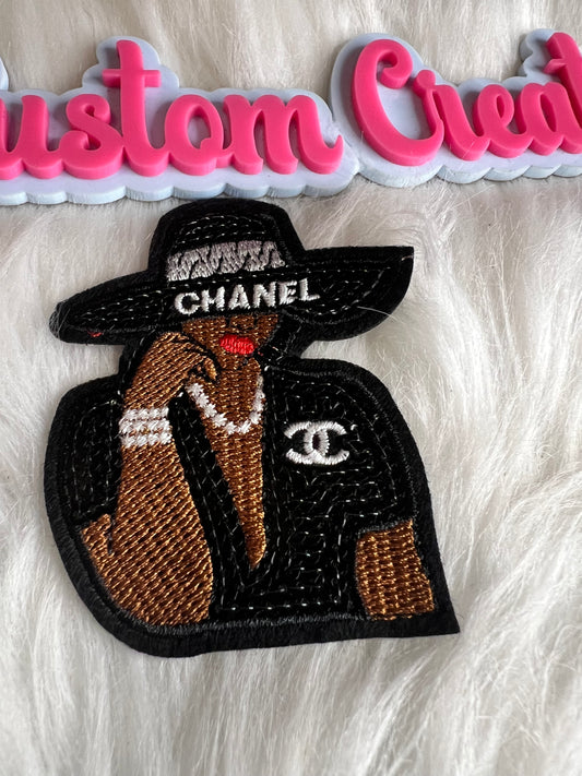Black hat CC lady