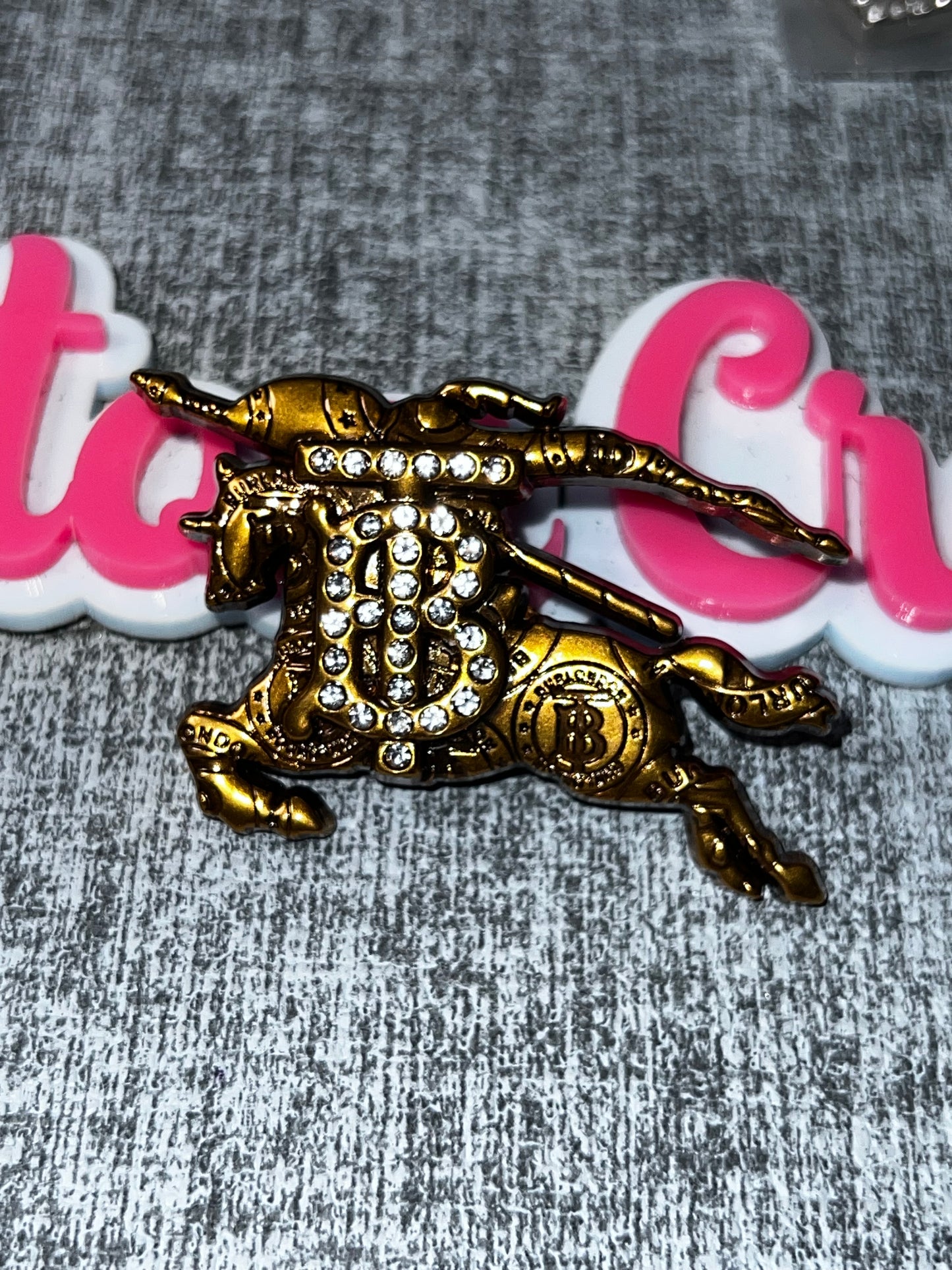 Rhinestone Horse Brooch Pin Gold Tone – Statement Animal Fashion Brooch