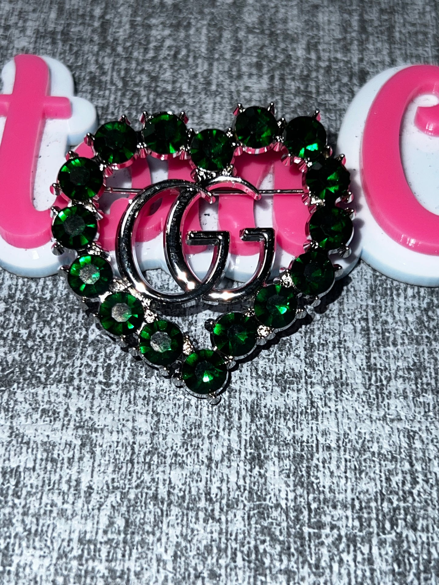 Emerald Green Rhinestone Heart Brooch – Silver Tone Crystal Pin