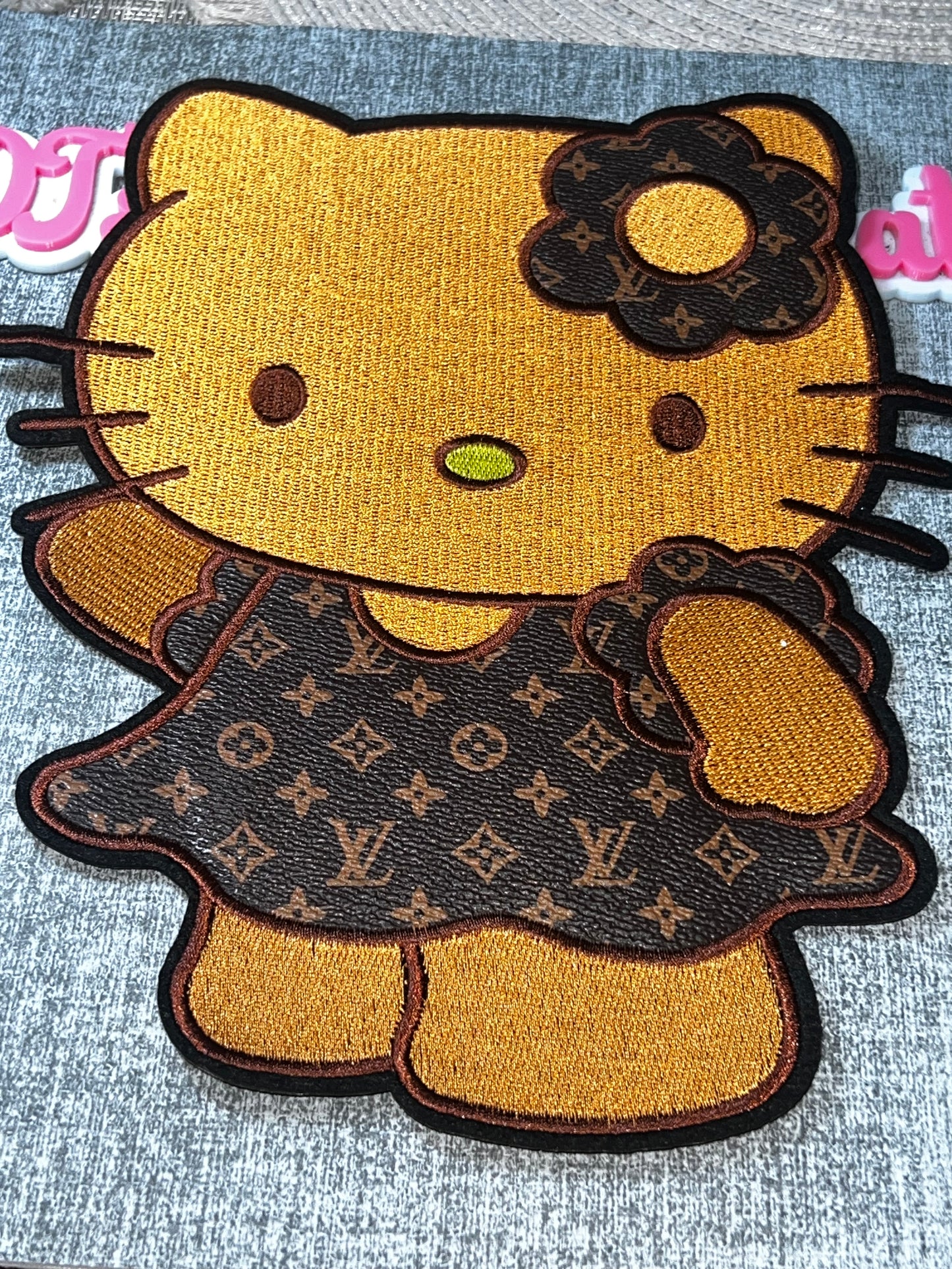 Brown Fashion Kitty Character Patch – Embroidered Iron On Applique