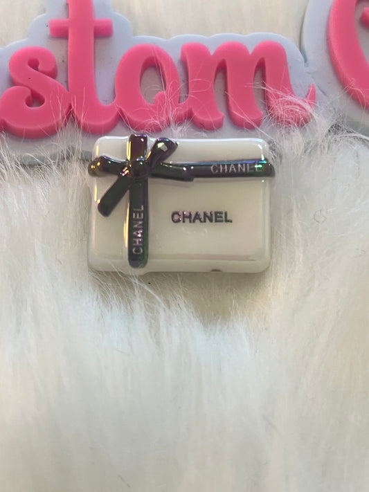 CC White Gift-box Focal