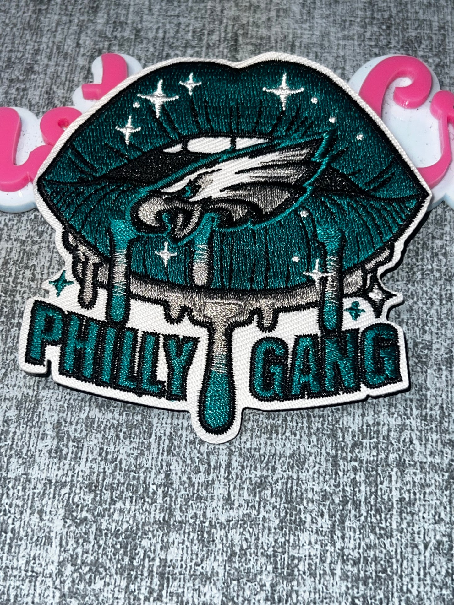 Teal Dripping Lips Bird Graphic Patch – Embroidered Iron On Applique