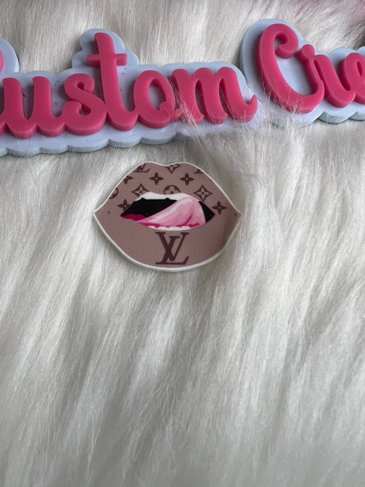 Lite Brown LV lips