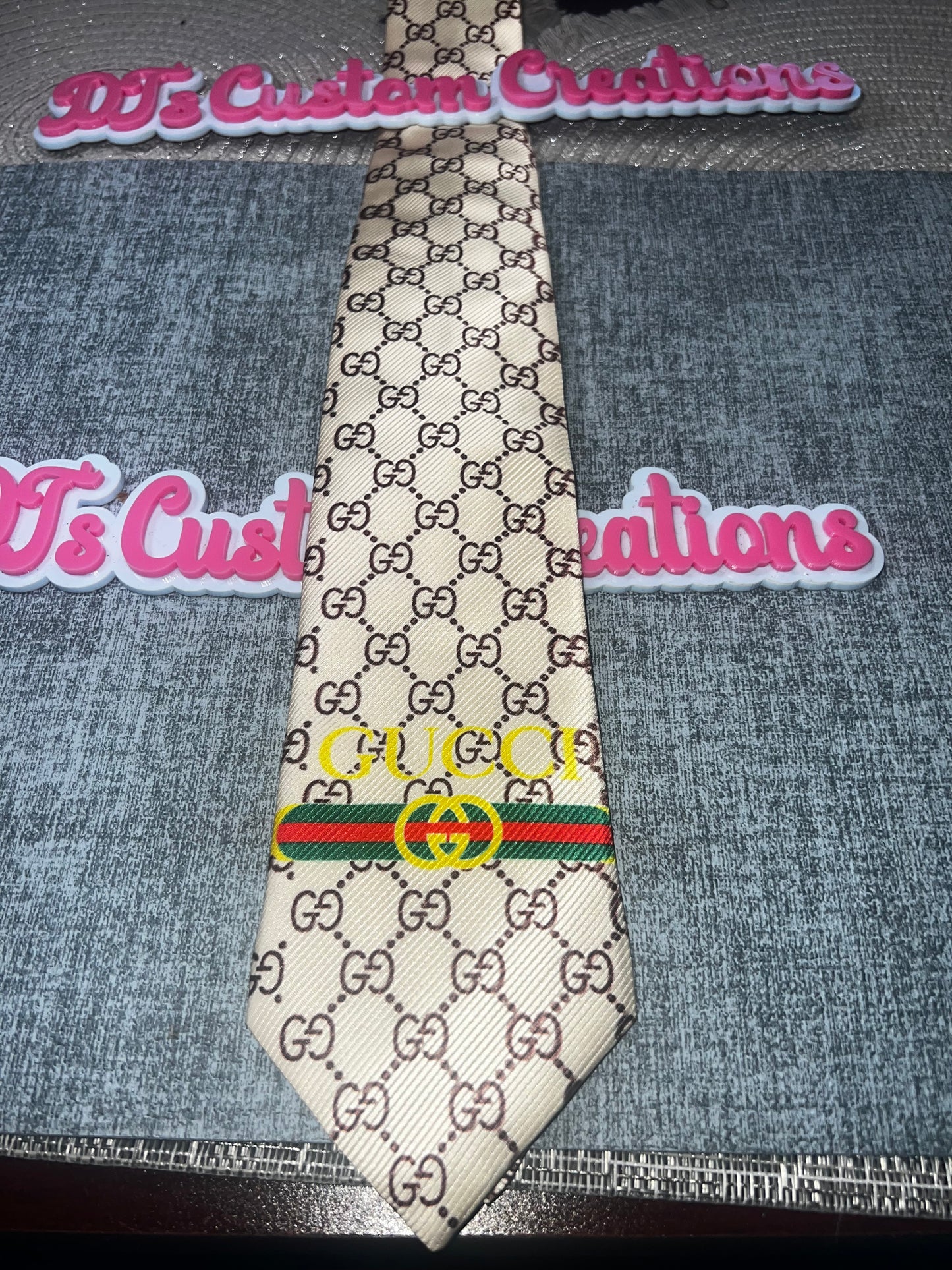 Cream Luxe Pattern Statement Tie – Designer Style Wide Fashion Tie
