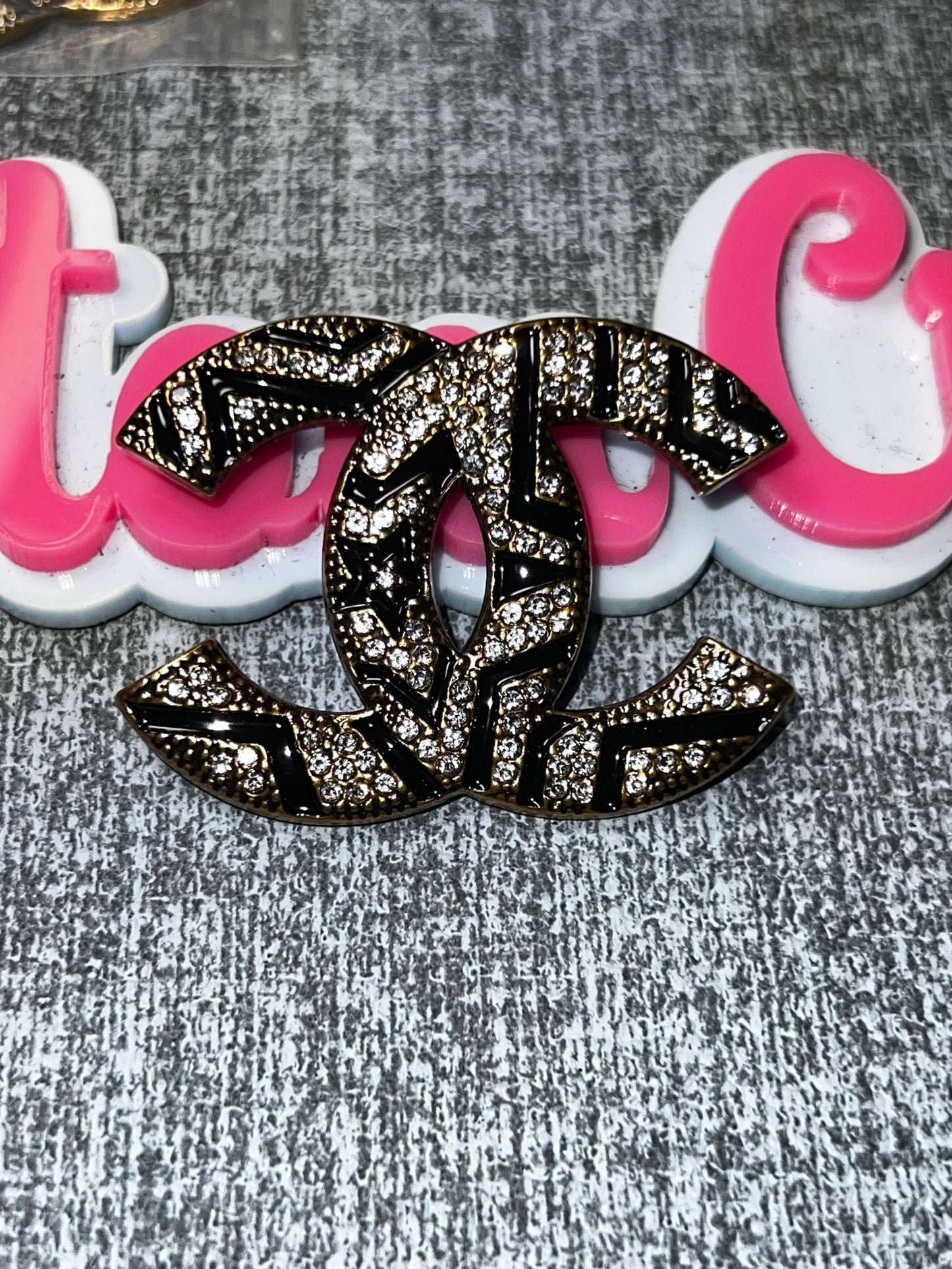 Glam Rhinestone Fashion Brooch – Black & Gold Statement Pin