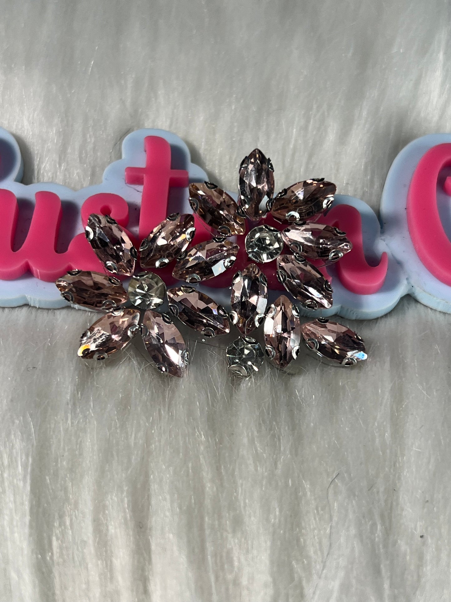 🌸 Light Pink Crystal Floral Iron-On Appliqué