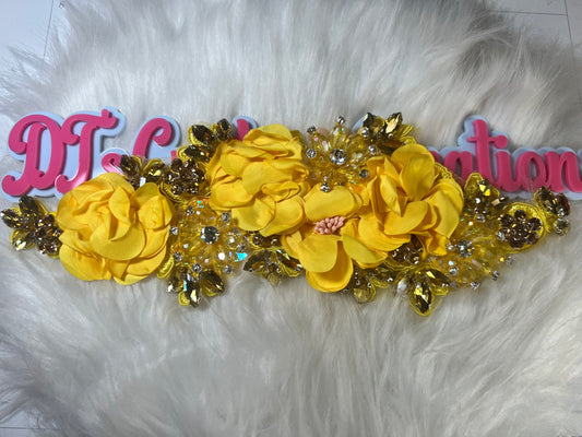 💛 Yellow Gold 3D Floral Appliqué