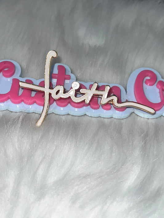 Faith Script Pin – White & Gold