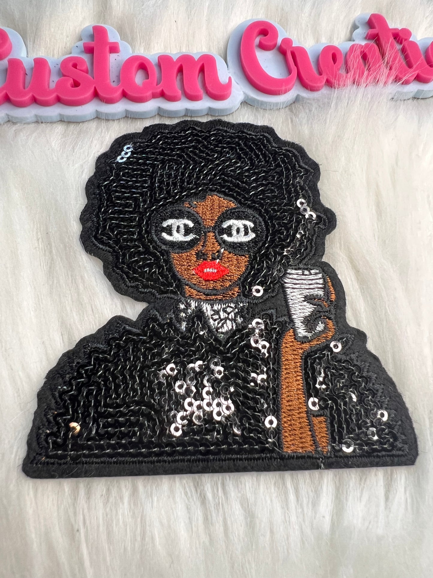 Sequin small CC lady with coffee