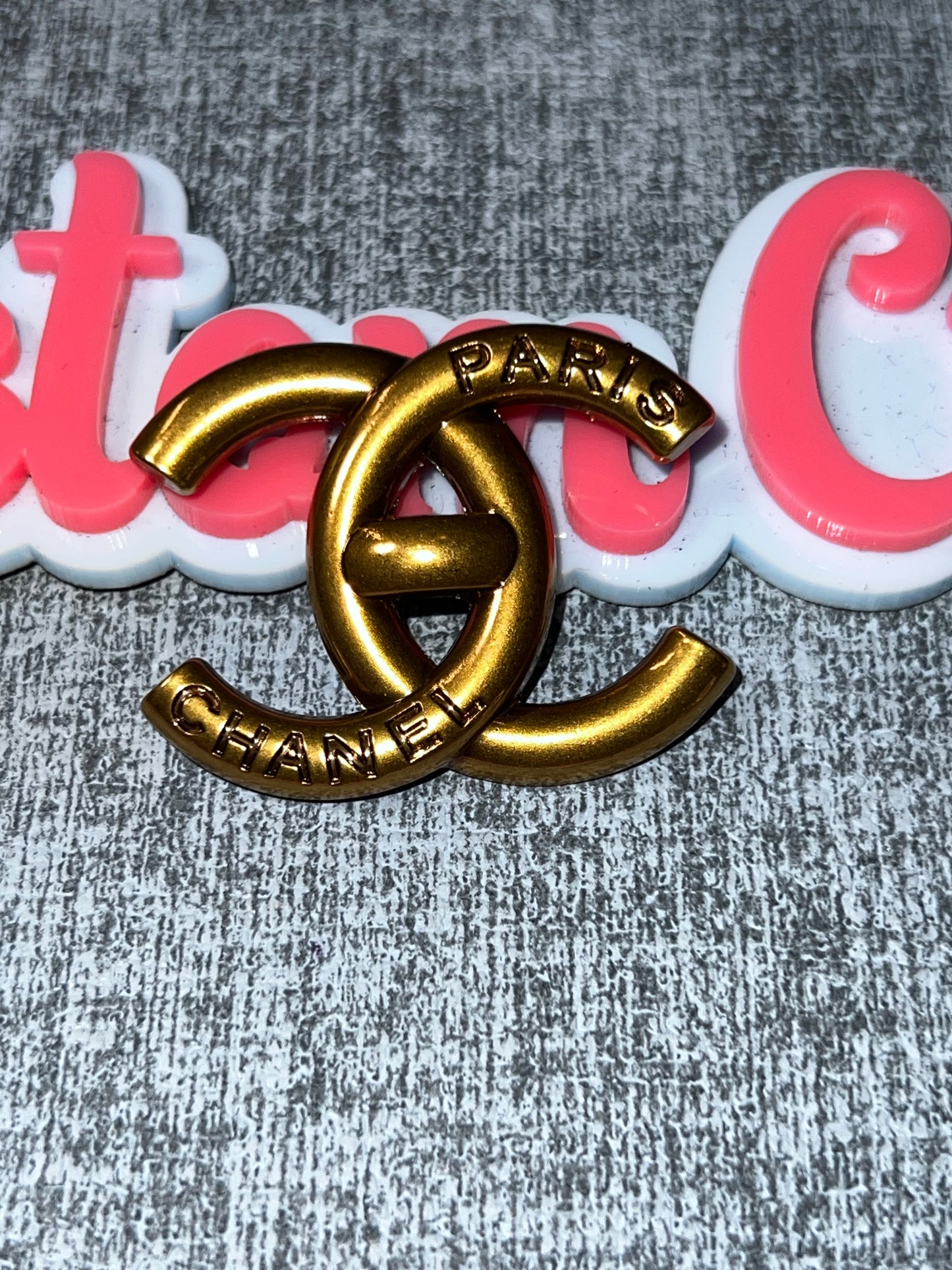 Double Circle Metal Brooch Pin Gold Tone – Classic Statement Fashion Brooch